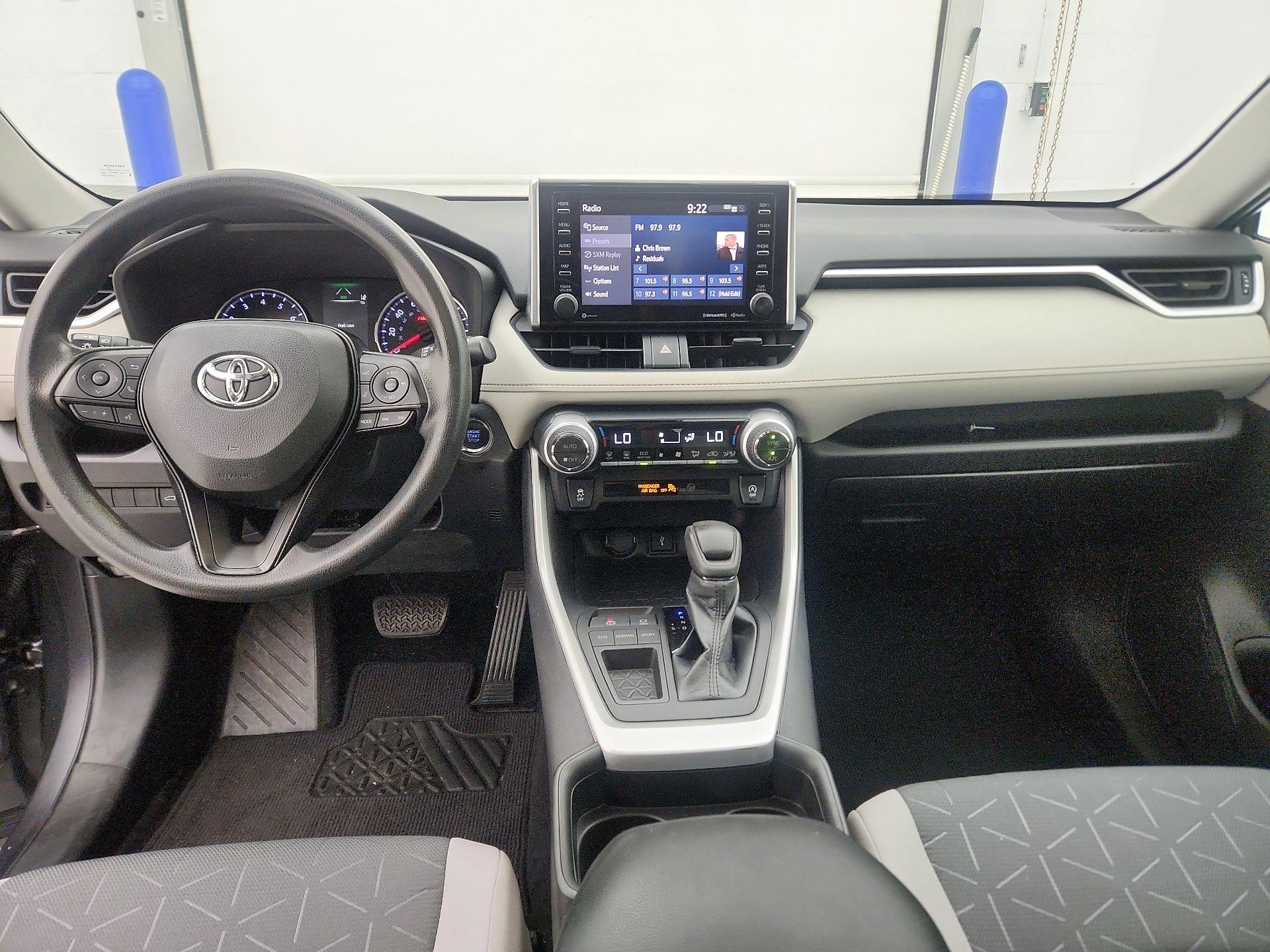 Thumbnail: 2021 Toyota RAV4 - 9