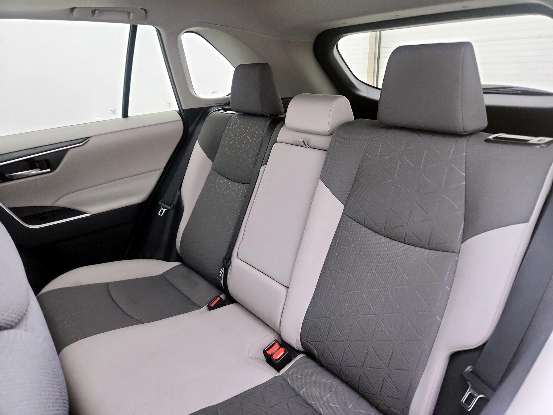 Thumbnail: 2021 Toyota RAV4 - 20