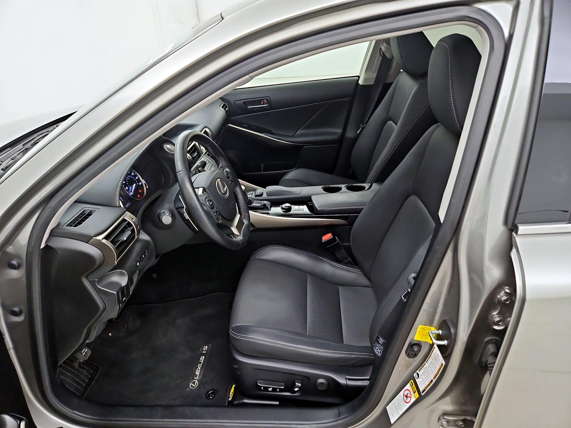 Thumbnail: 2014 Lexus IS - 11
