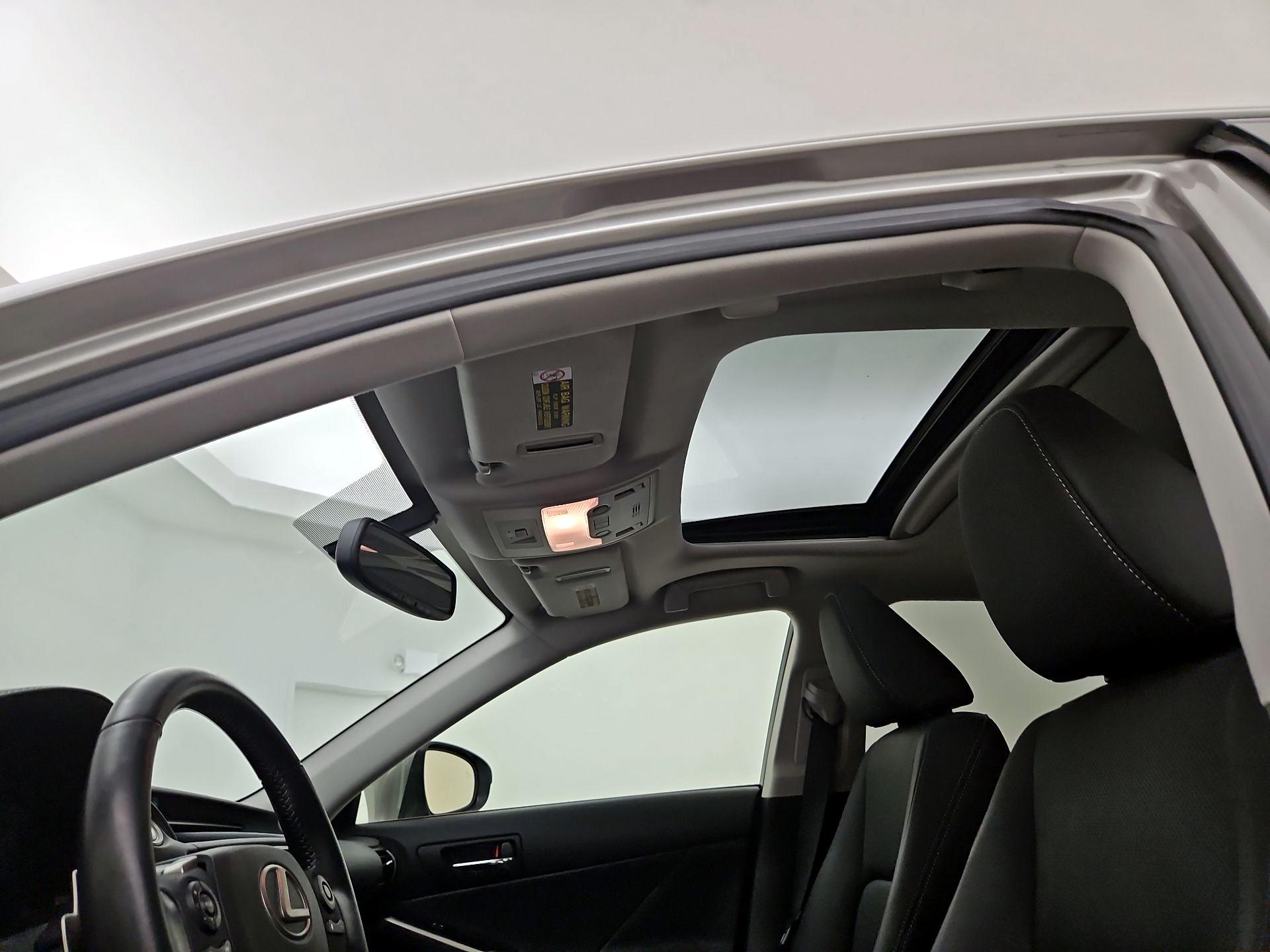 Thumbnail: 2014 Lexus IS - 20