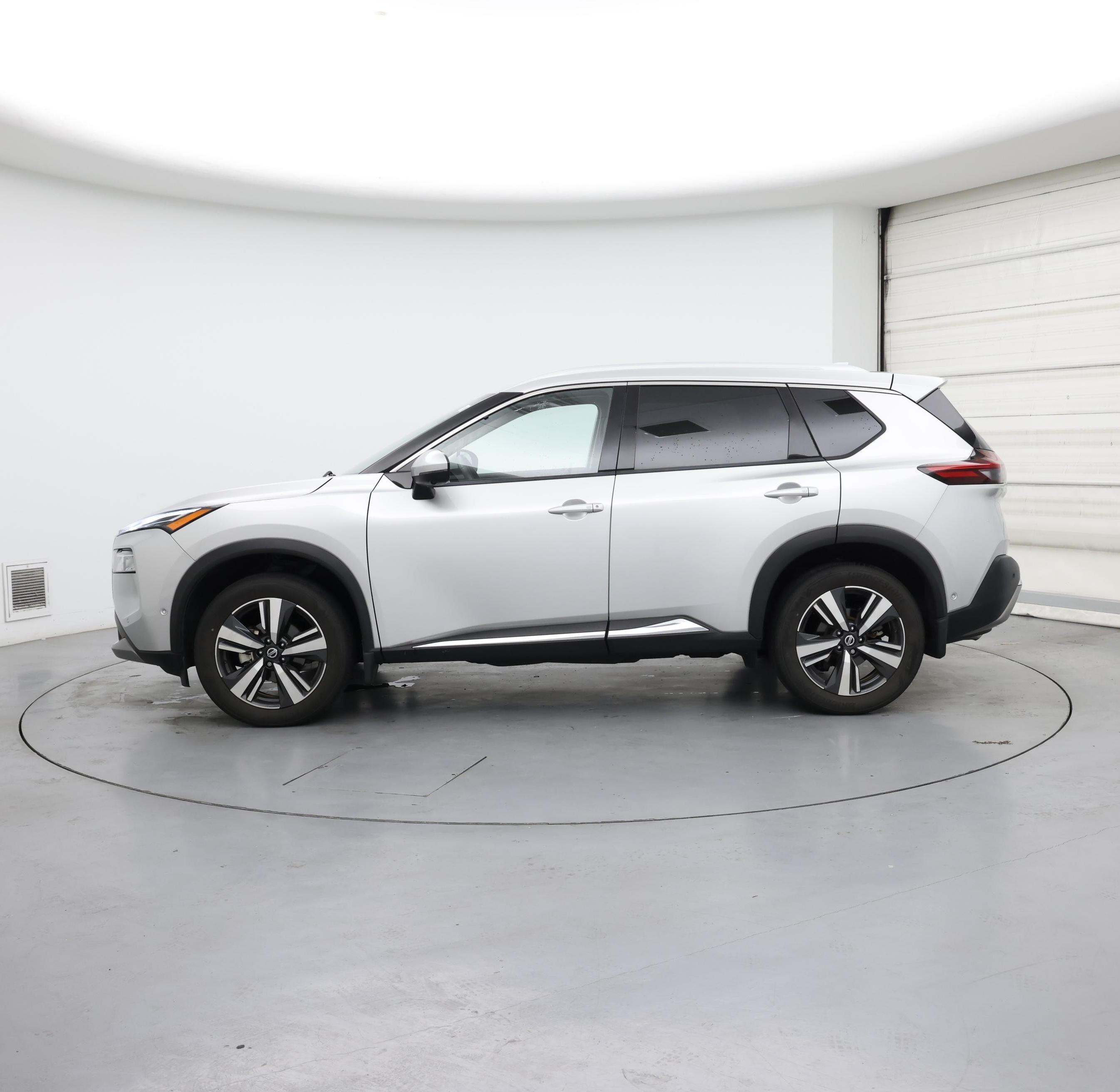 Thumbnail: 2021 Nissan Rogue - 3