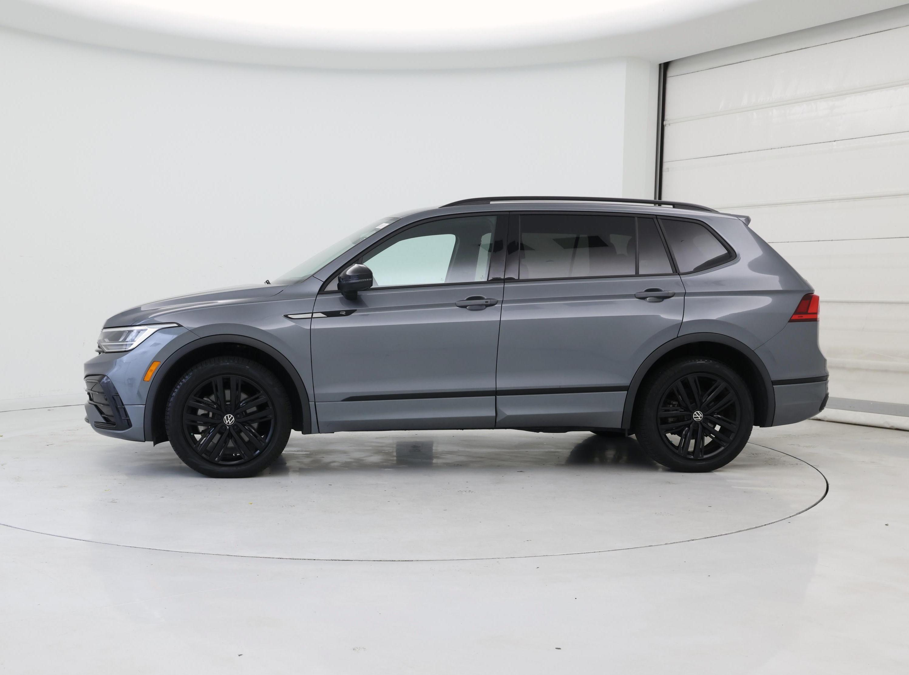 Thumbnail: 2022 Volkswagen Tiguan - 3