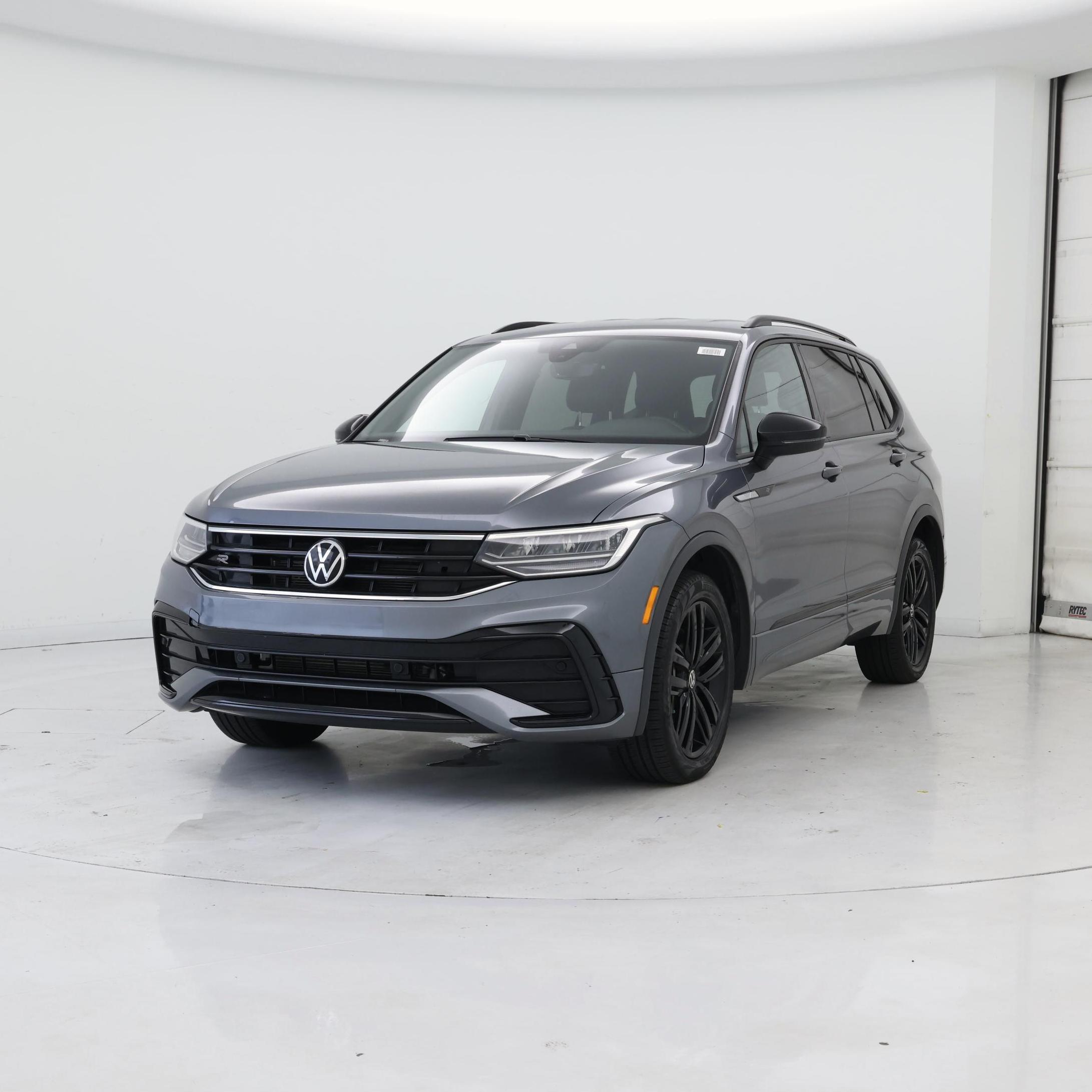 Thumbnail: 2022 Volkswagen Tiguan - 4