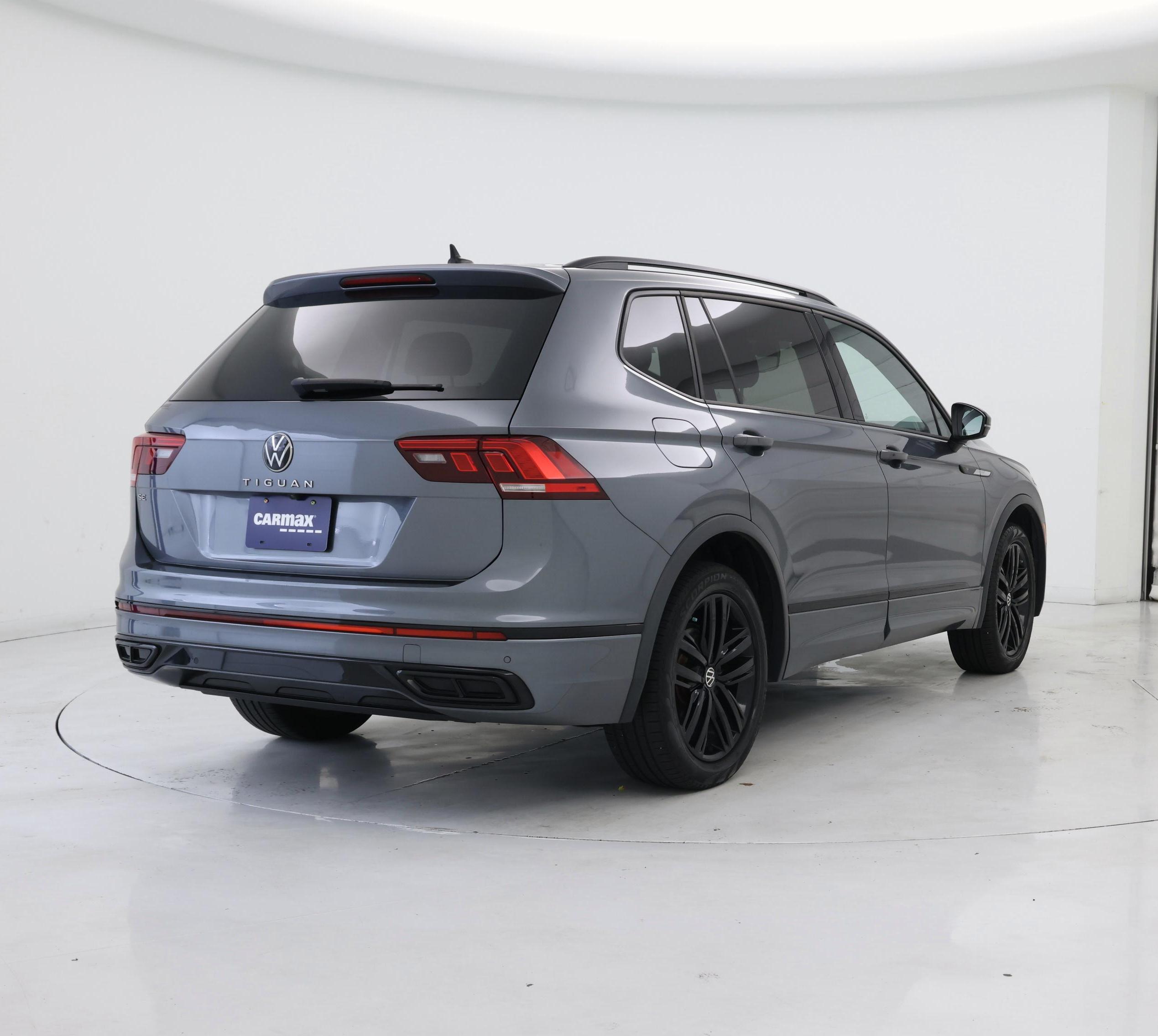Thumbnail: 2022 Volkswagen Tiguan - 8