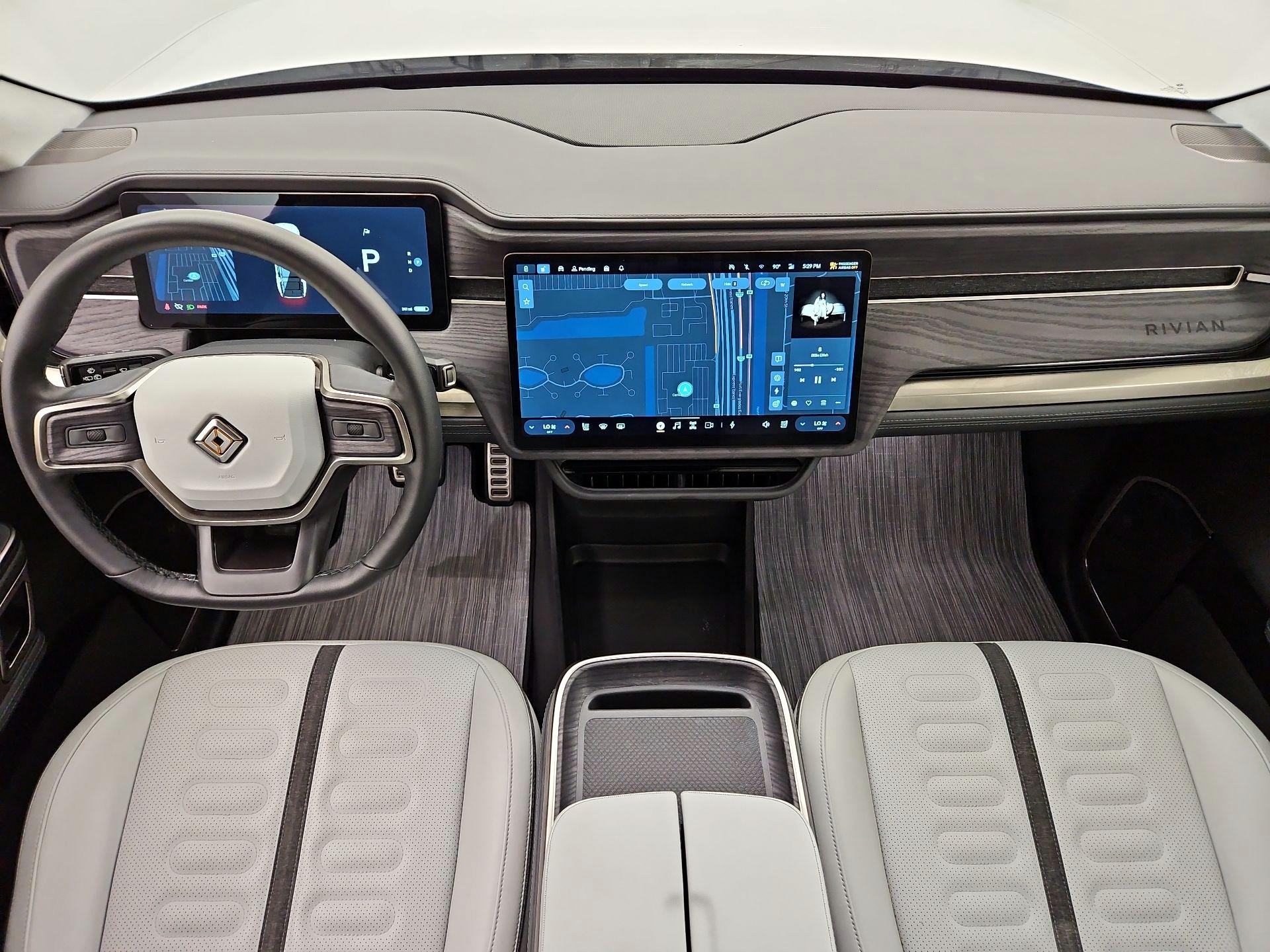 Thumbnail: 2024 Rivian R1S - 9