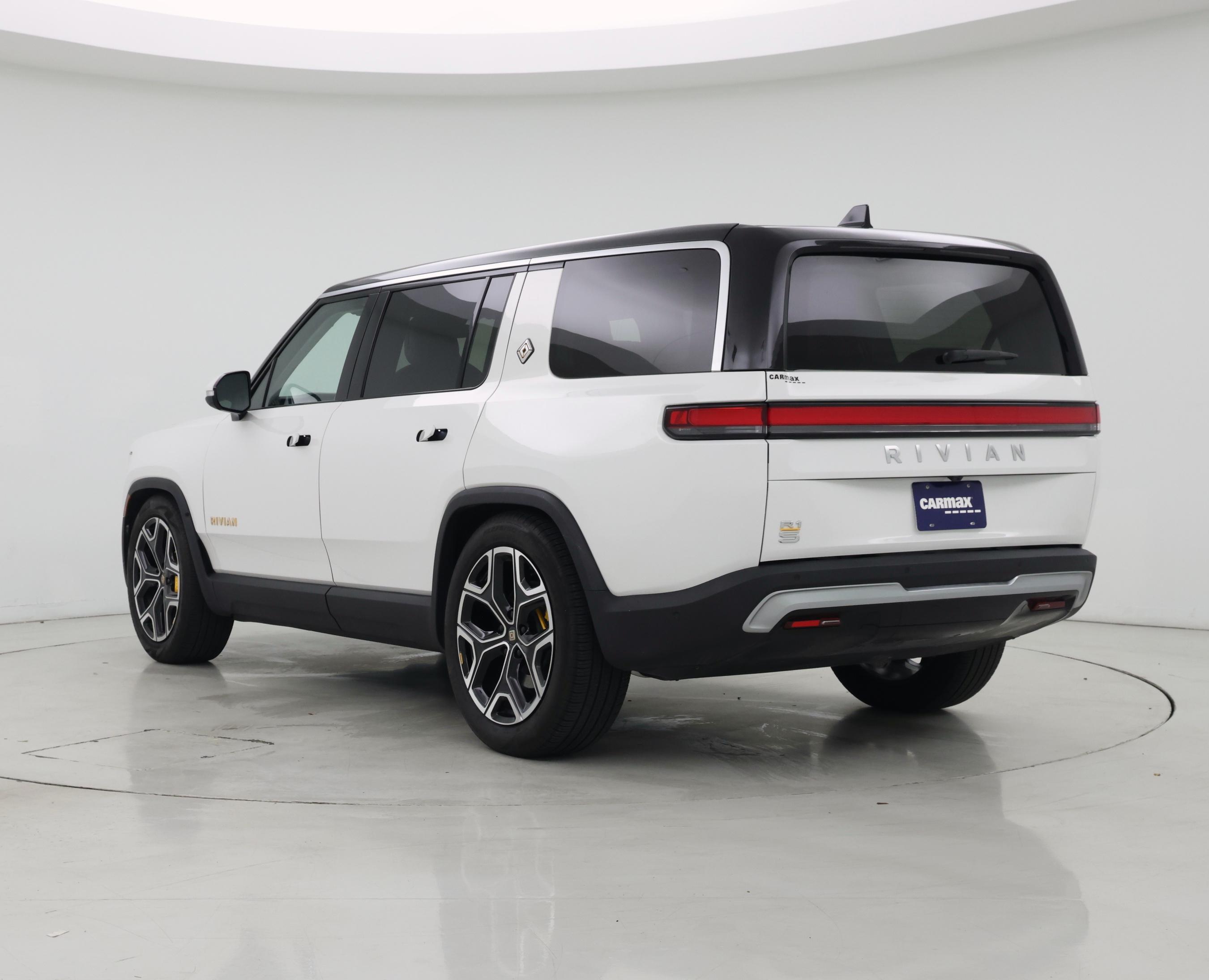 Thumbnail: 2024 Rivian R1S - 2