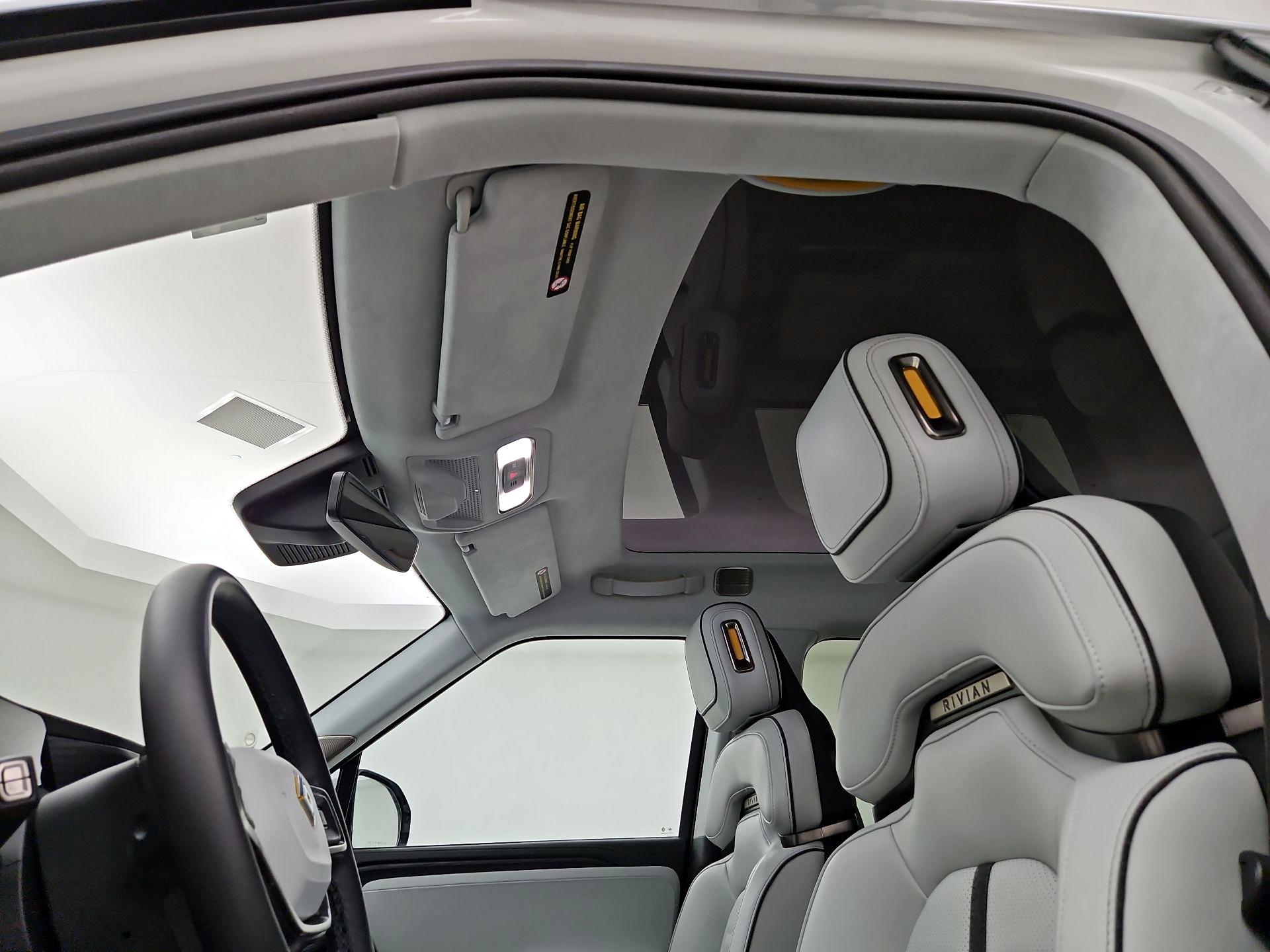 Thumbnail: 2024 Rivian R1S - 20