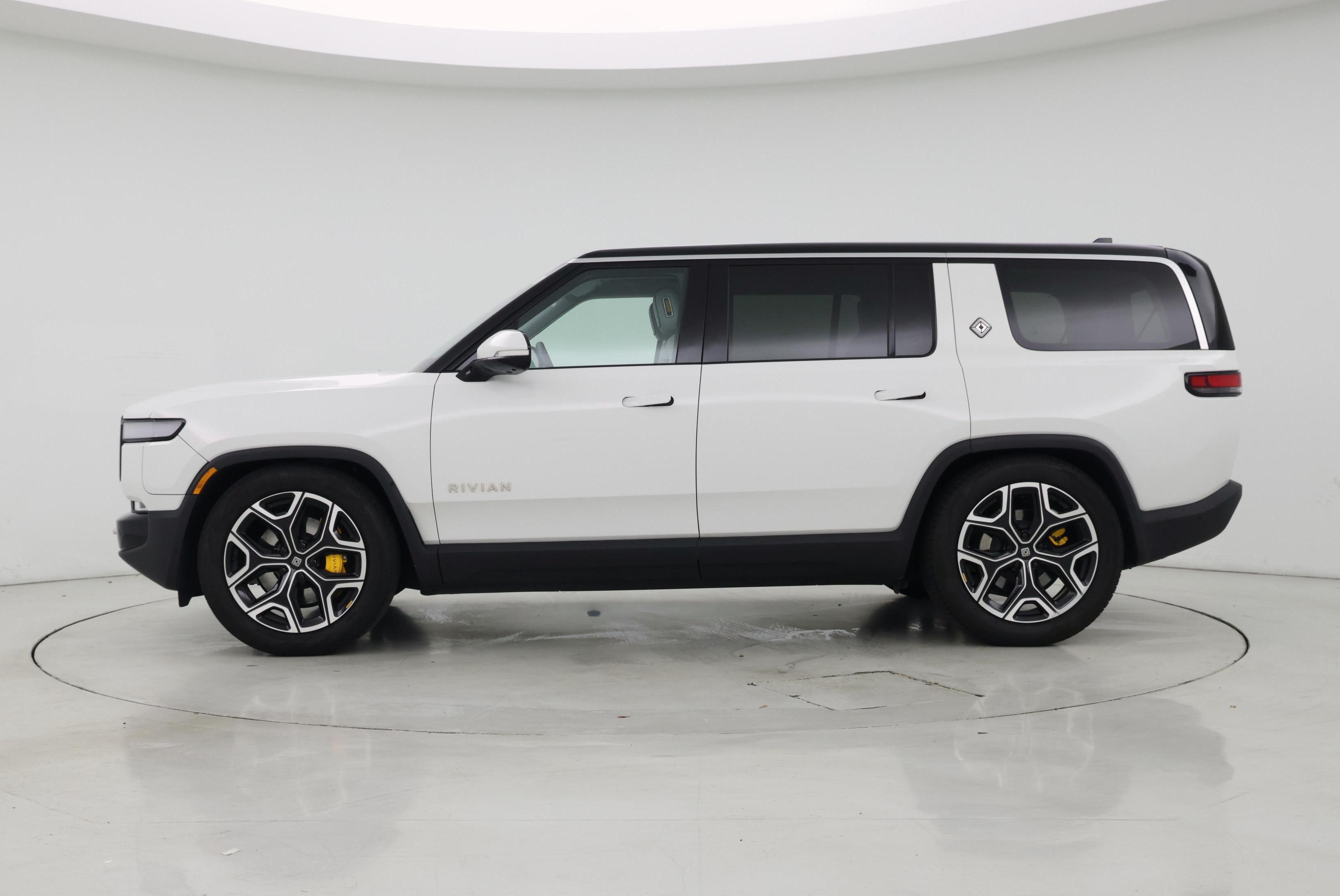 Thumbnail: 2024 Rivian R1S - 3