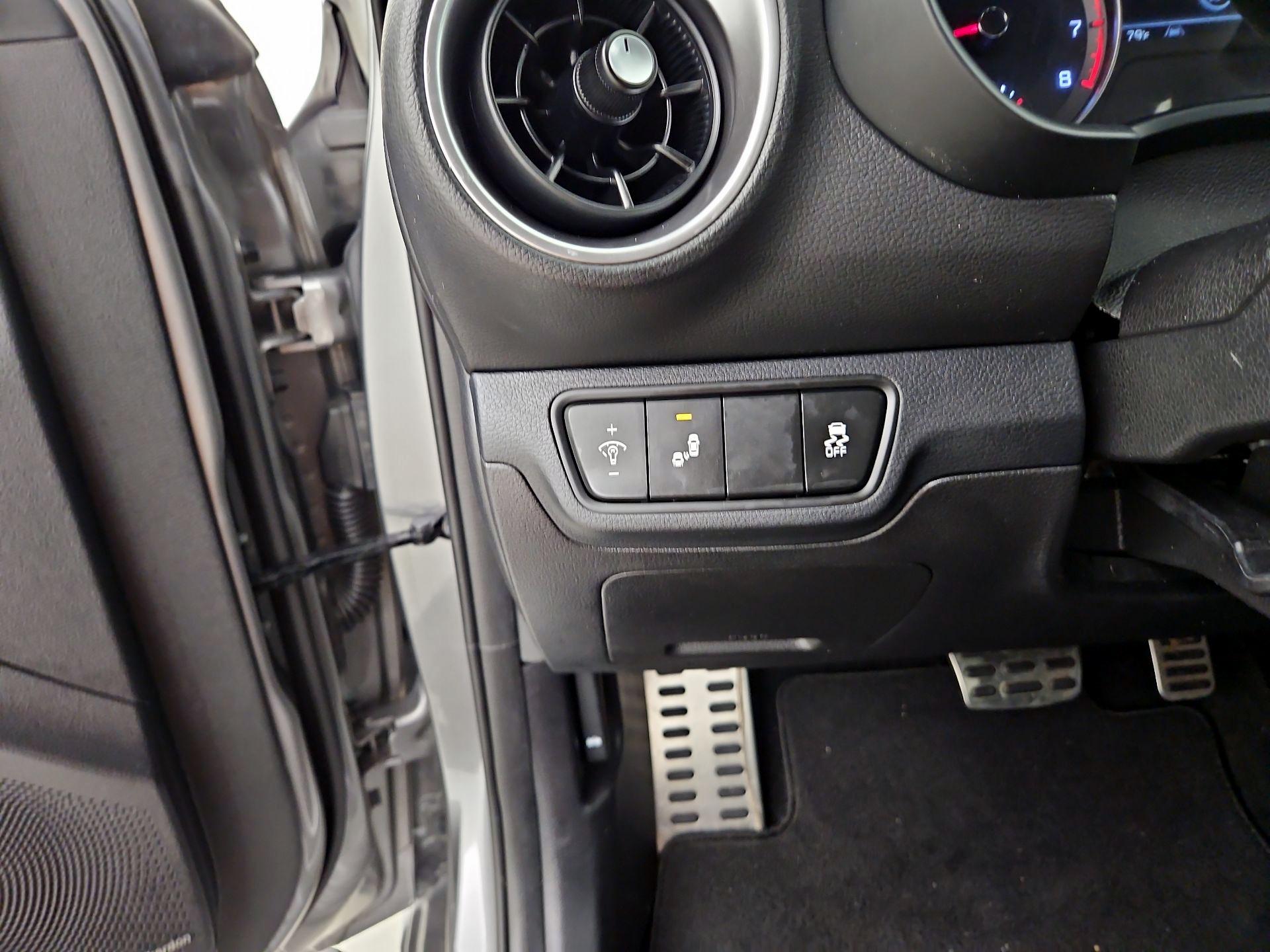 Thumbnail: 2022 Kia Forte - 13