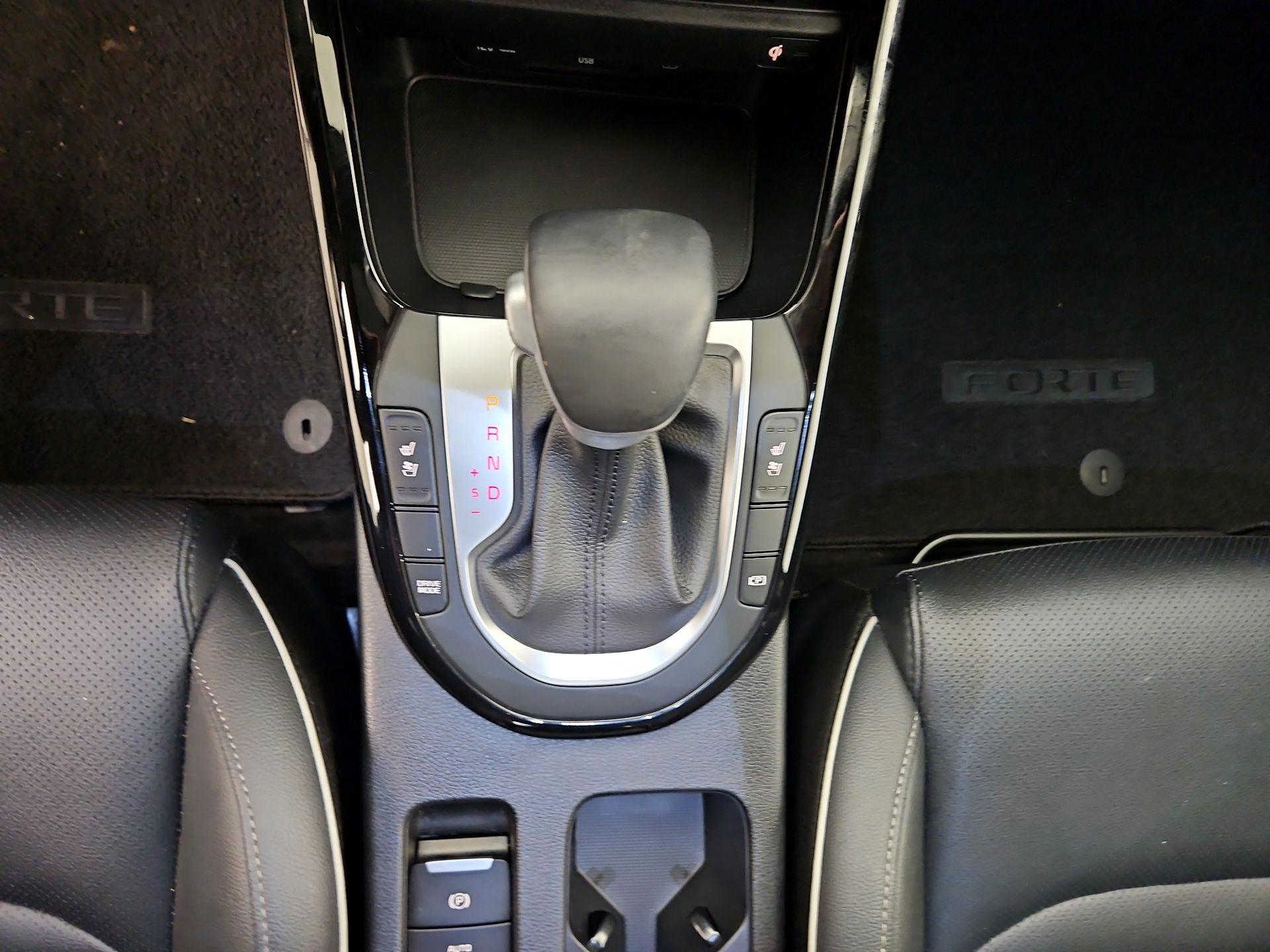 Thumbnail: 2022 Kia Forte - 18