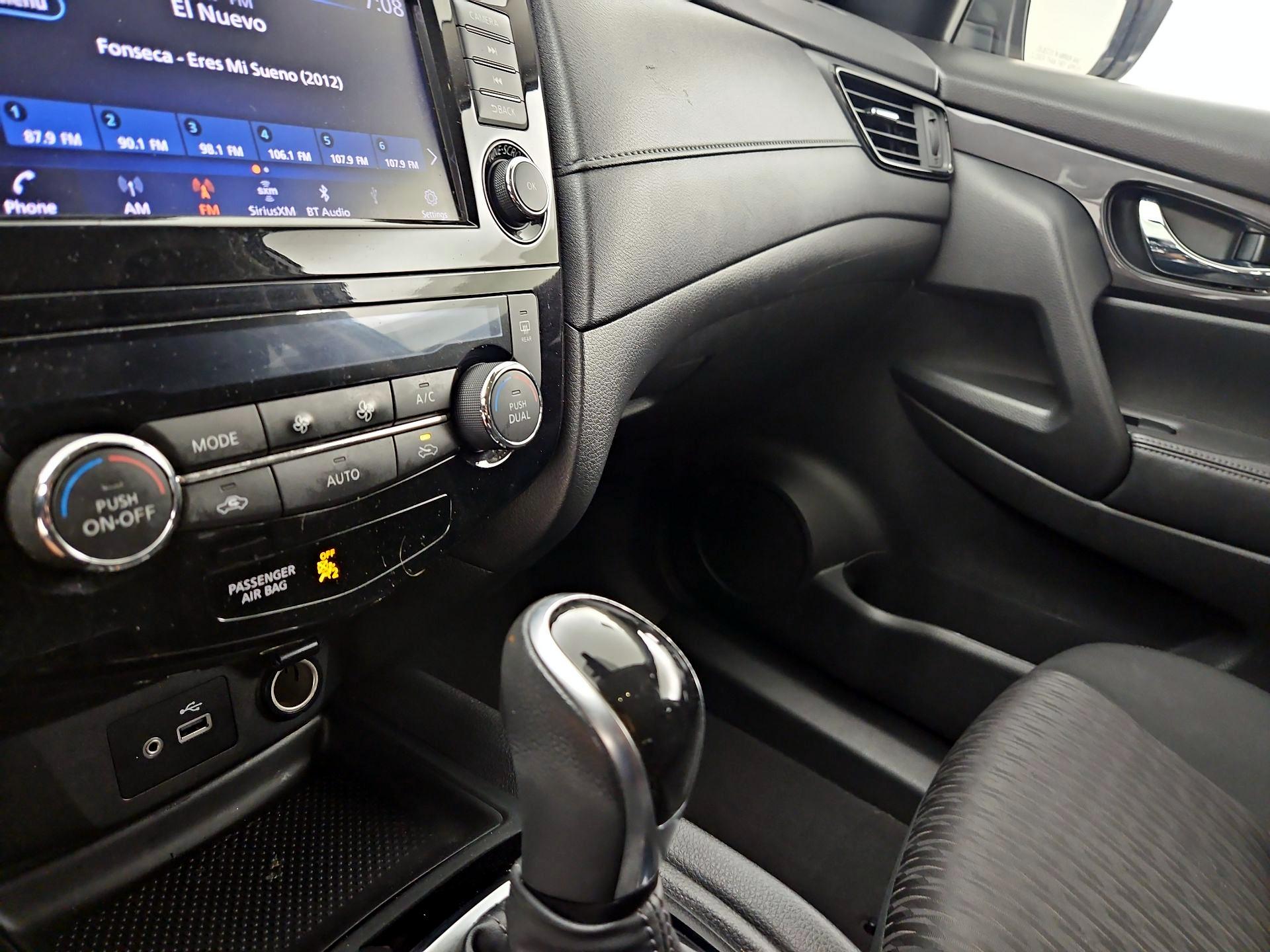 Thumbnail: 2020 Nissan Rogue - 16