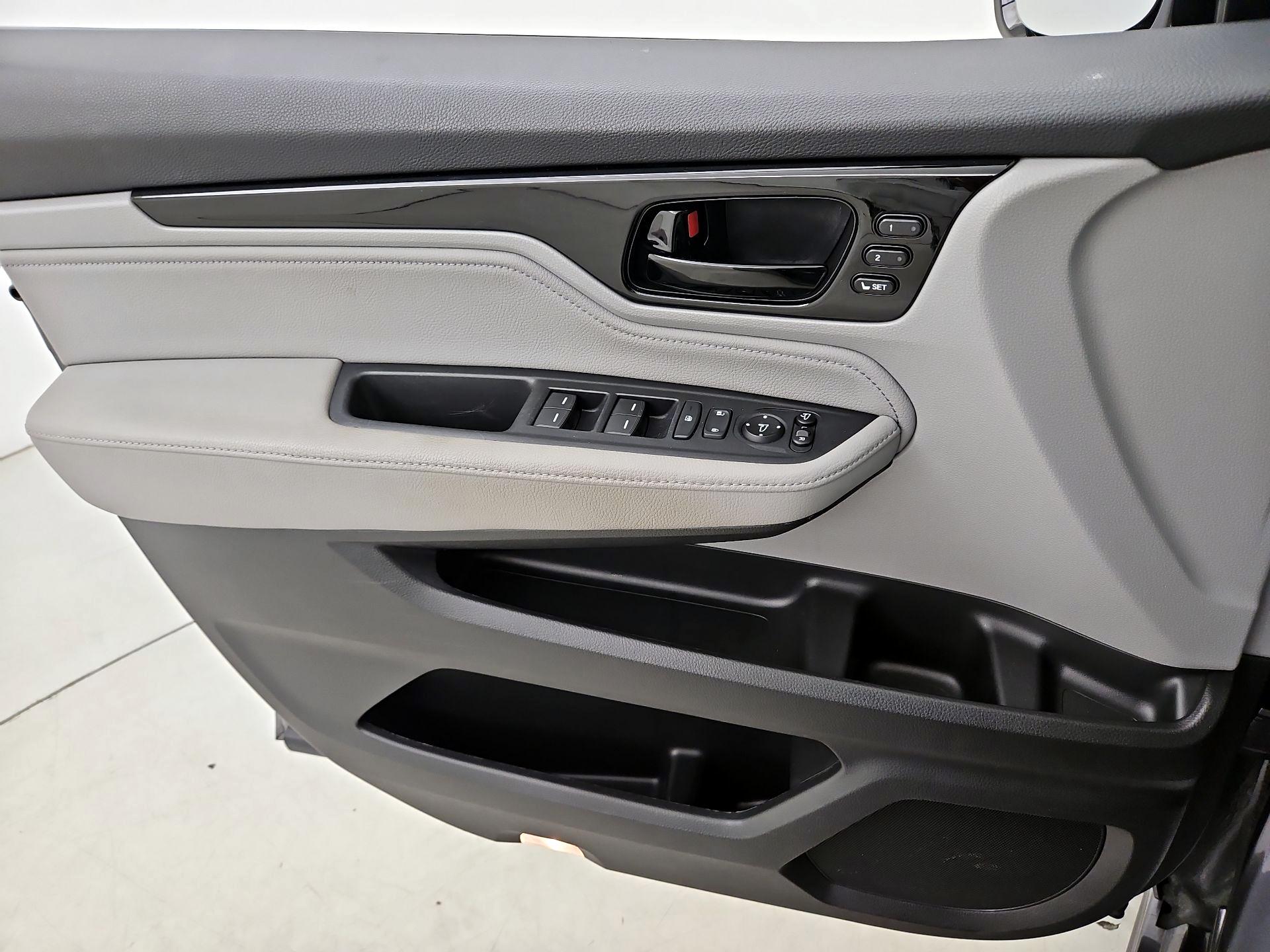 Thumbnail: 2020 Honda Odyssey - 12