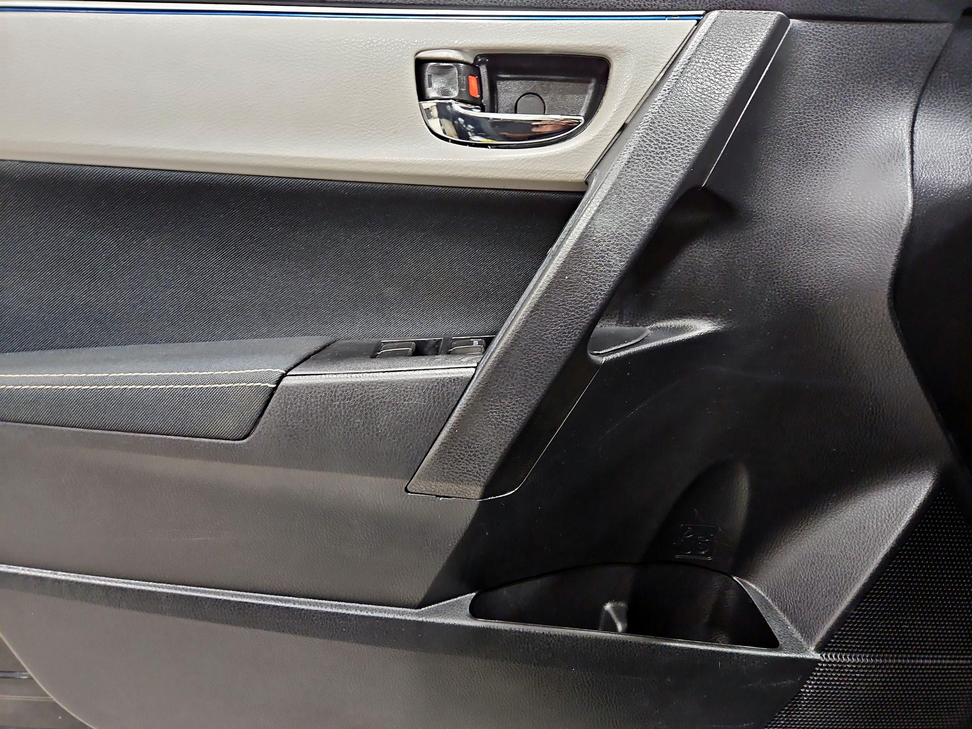 Thumbnail: 2014 Toyota Corolla - 12