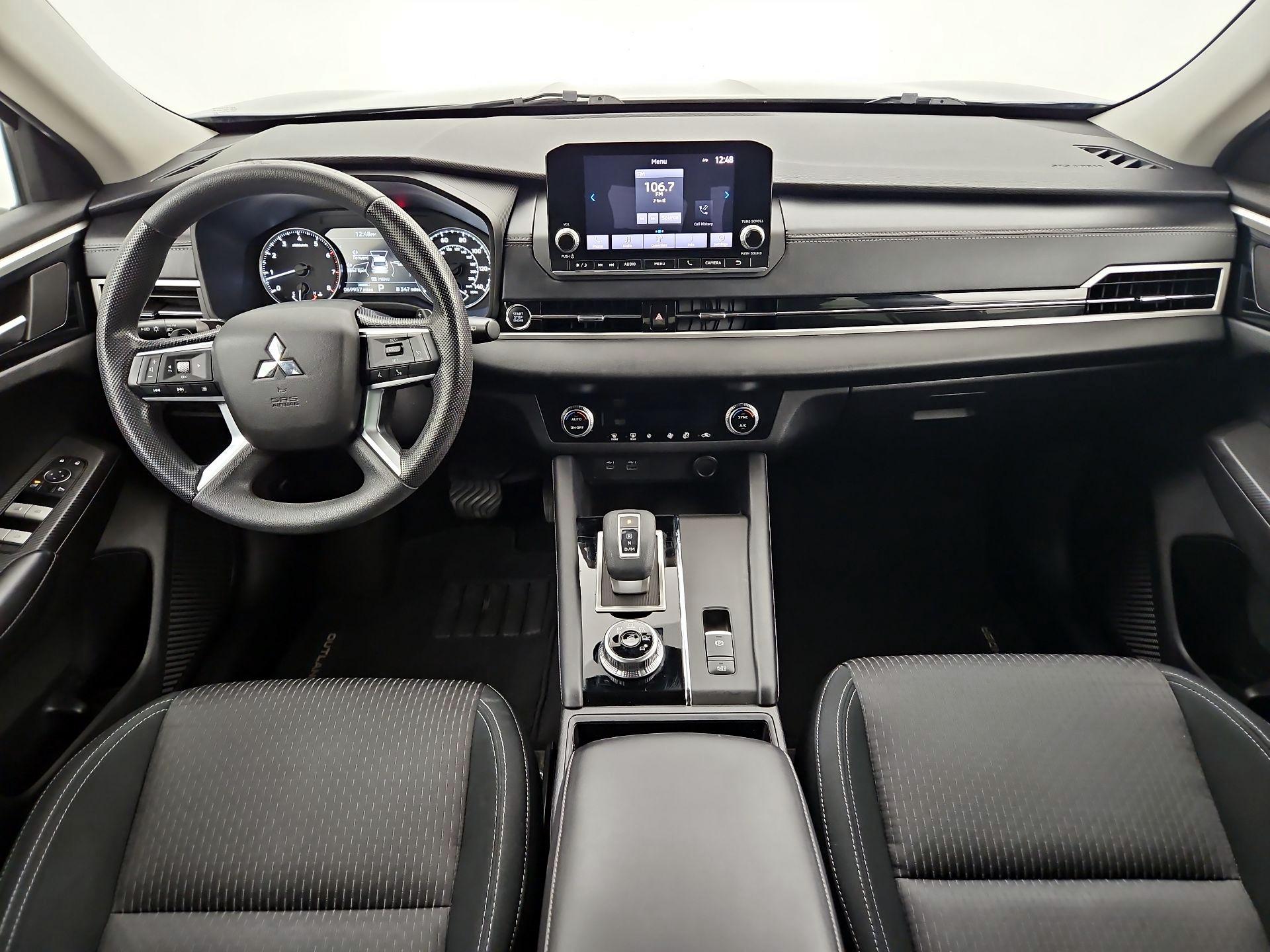 Thumbnail: 2022 Mitsubishi Outlander - 9