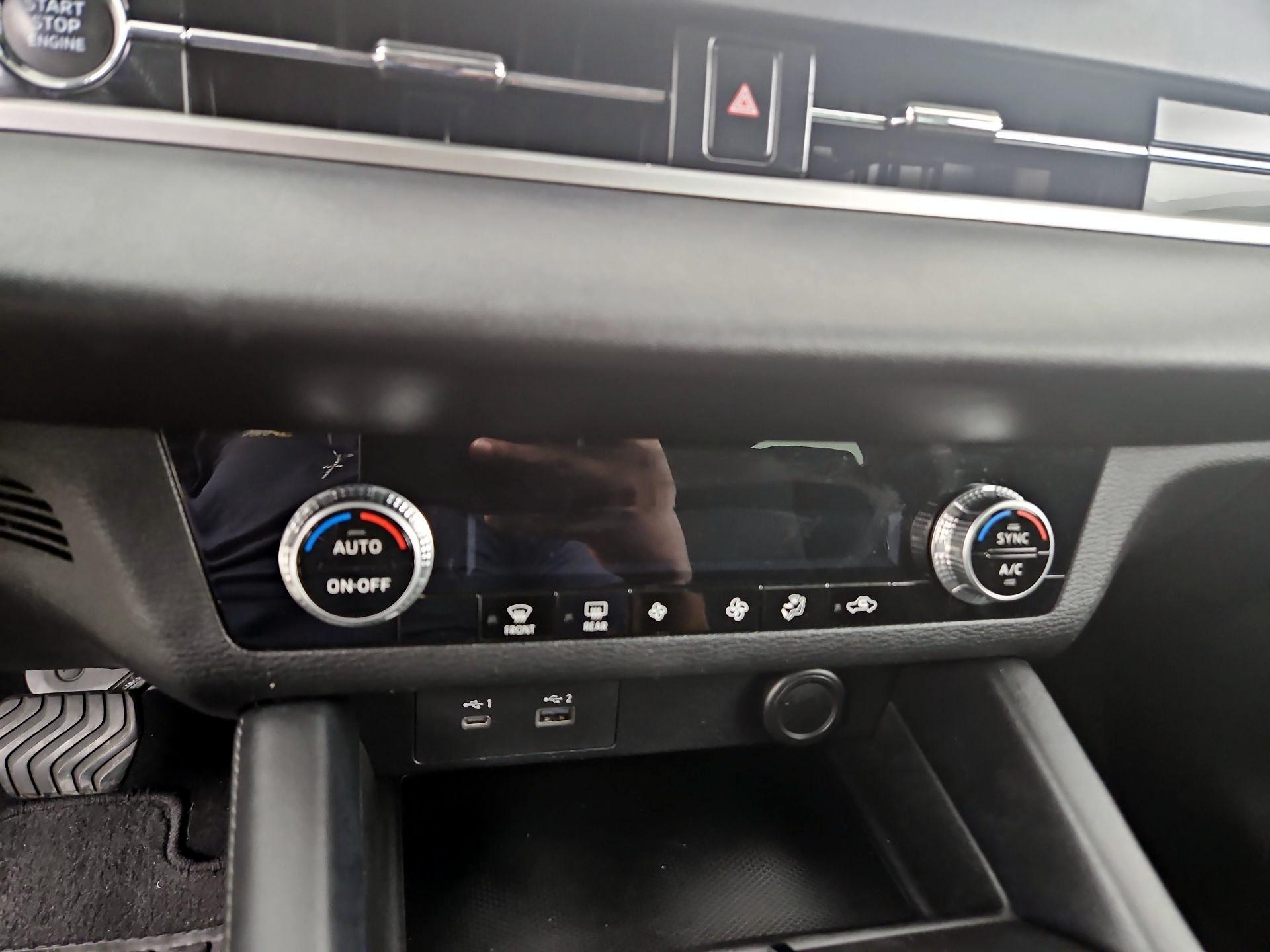 Thumbnail: 2022 Mitsubishi Outlander - 16
