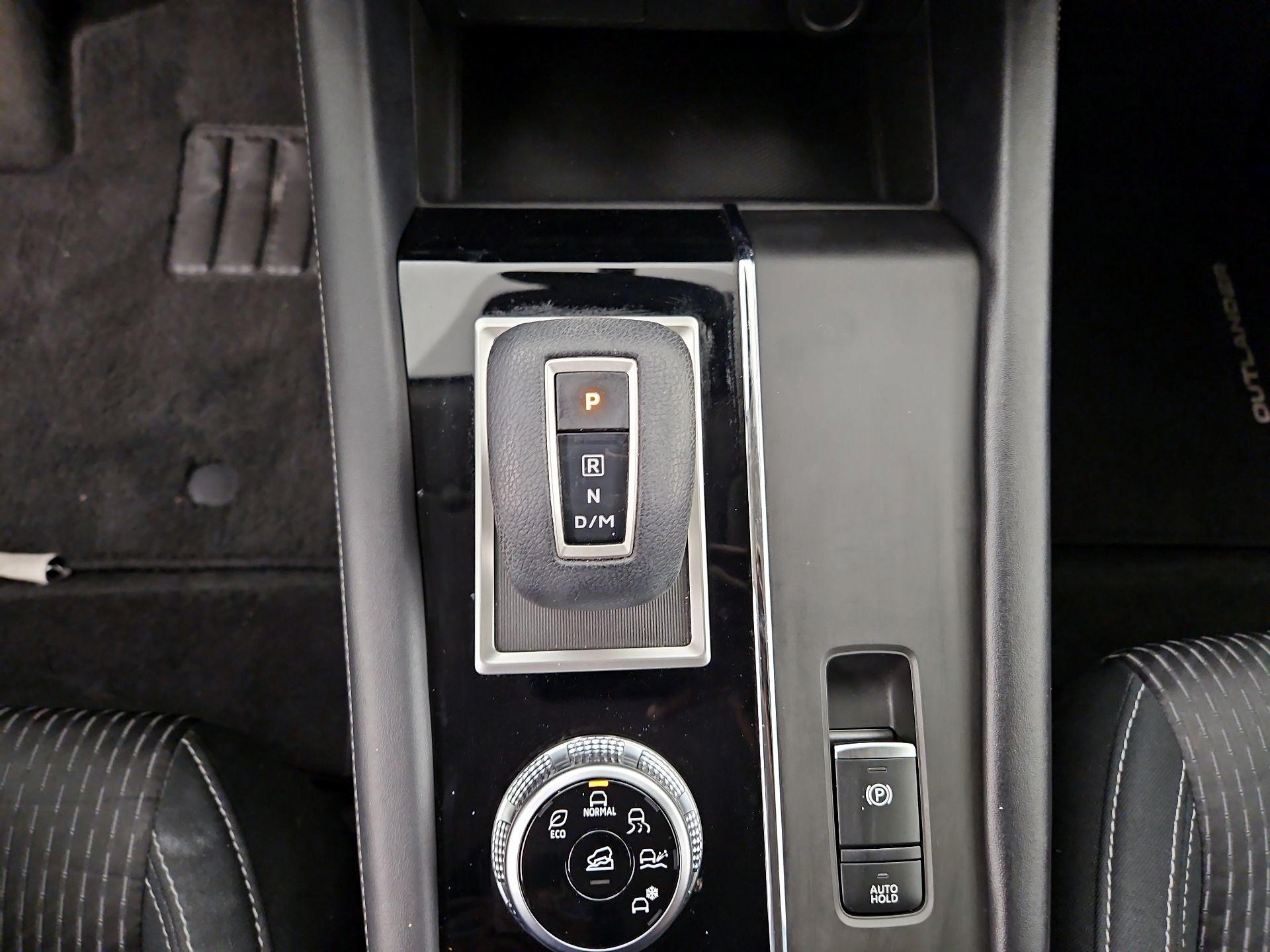 Thumbnail: 2022 Mitsubishi Outlander - 17
