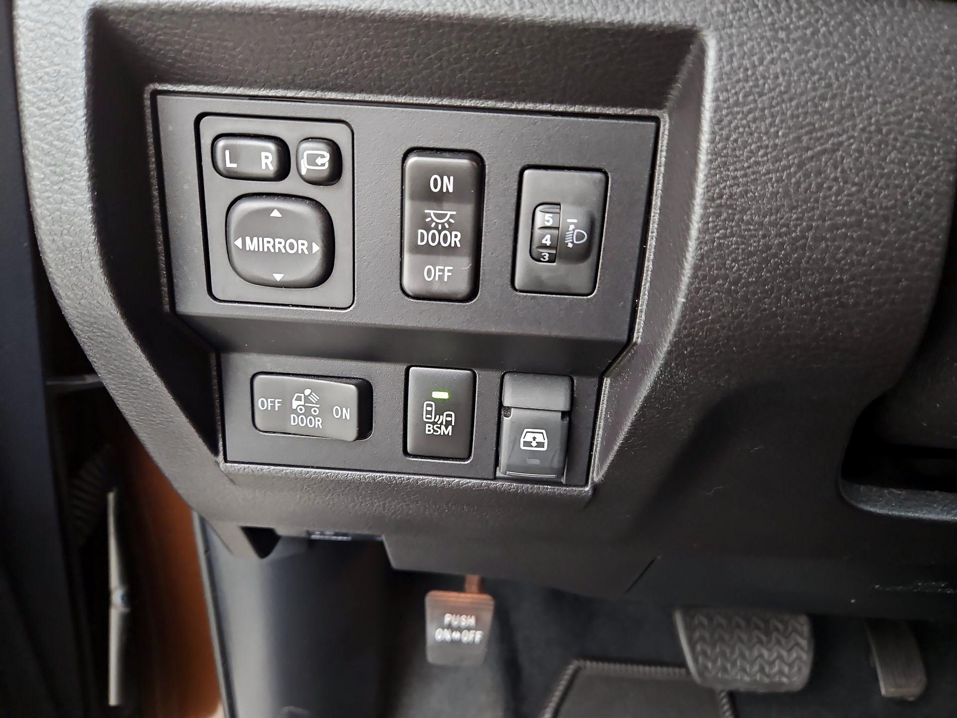 Thumbnail: 2016 Toyota Tundra - 13