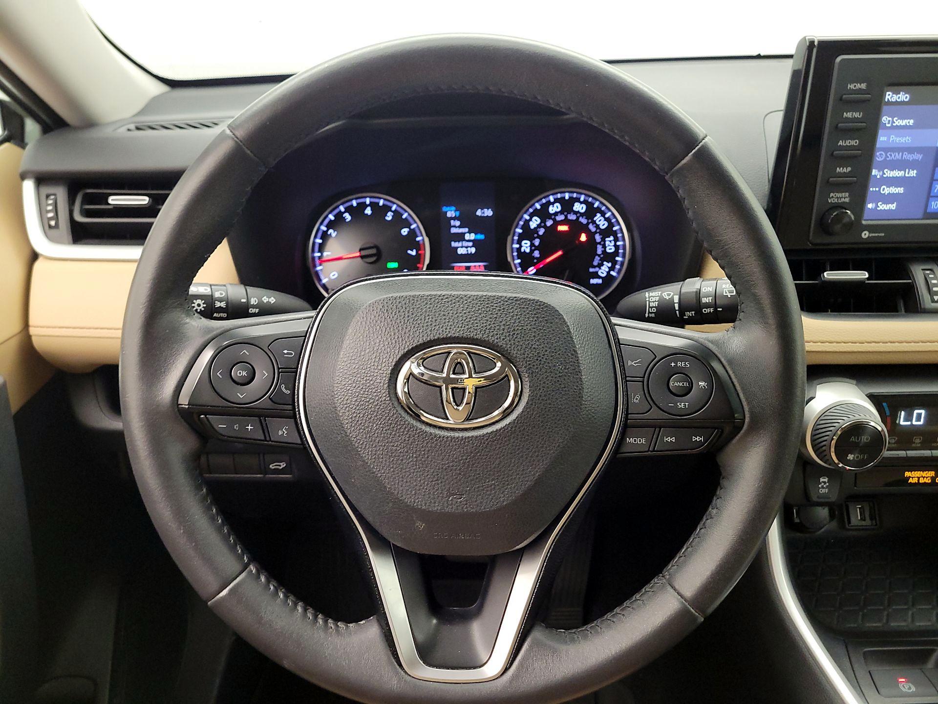 Thumbnail: 2020 Toyota RAV4 - 10