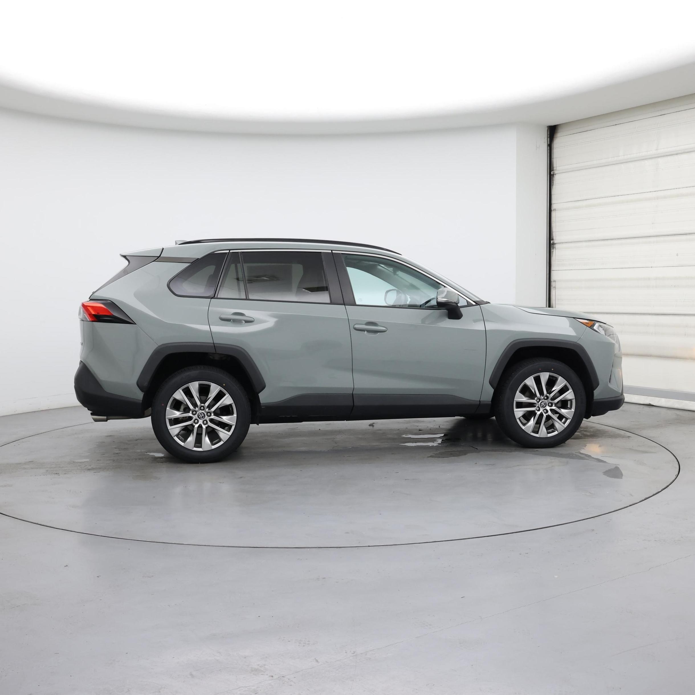 Thumbnail: 2020 Toyota RAV4 - 7