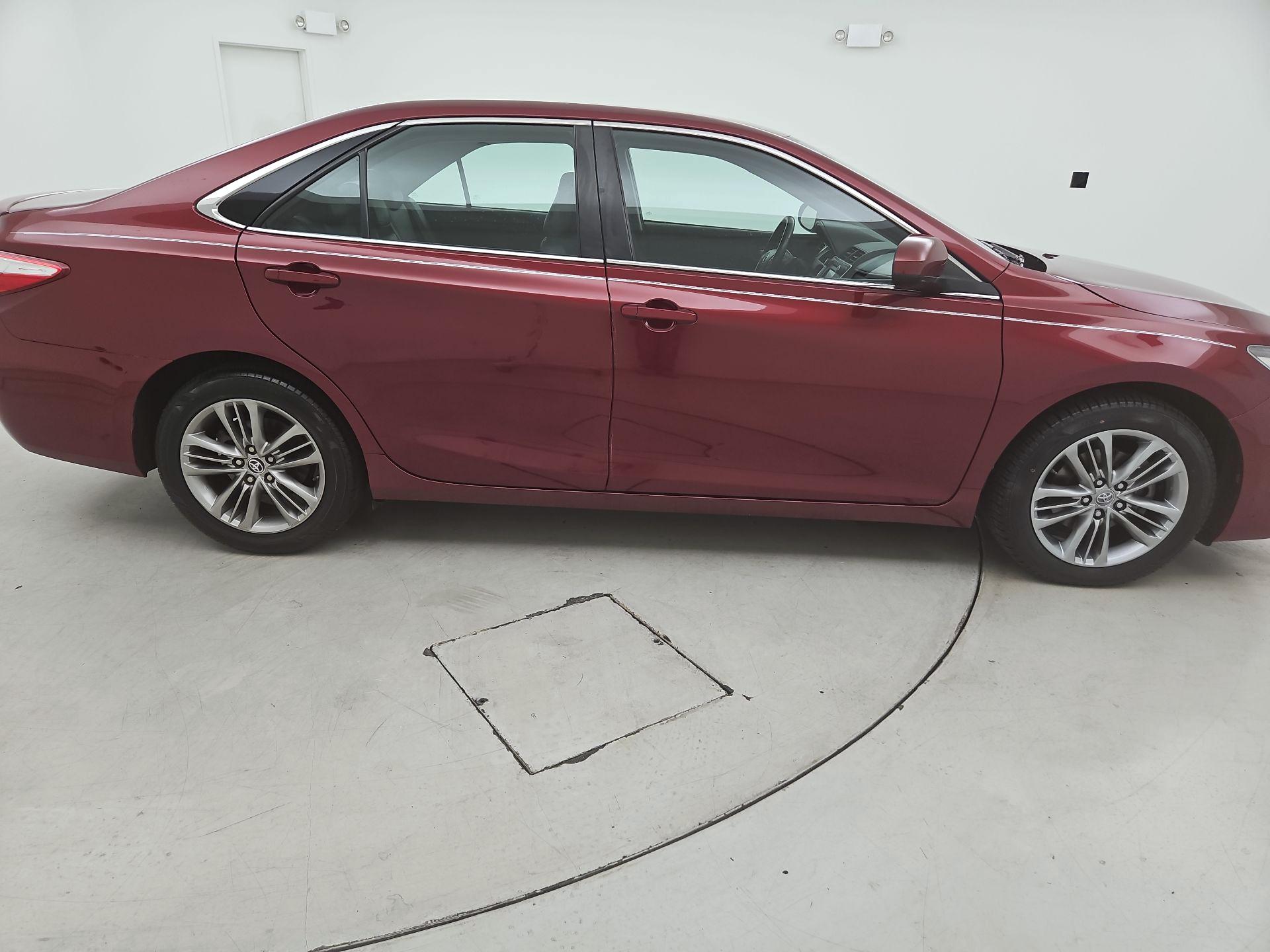 Thumbnail: 2016 Toyota Camry - 4