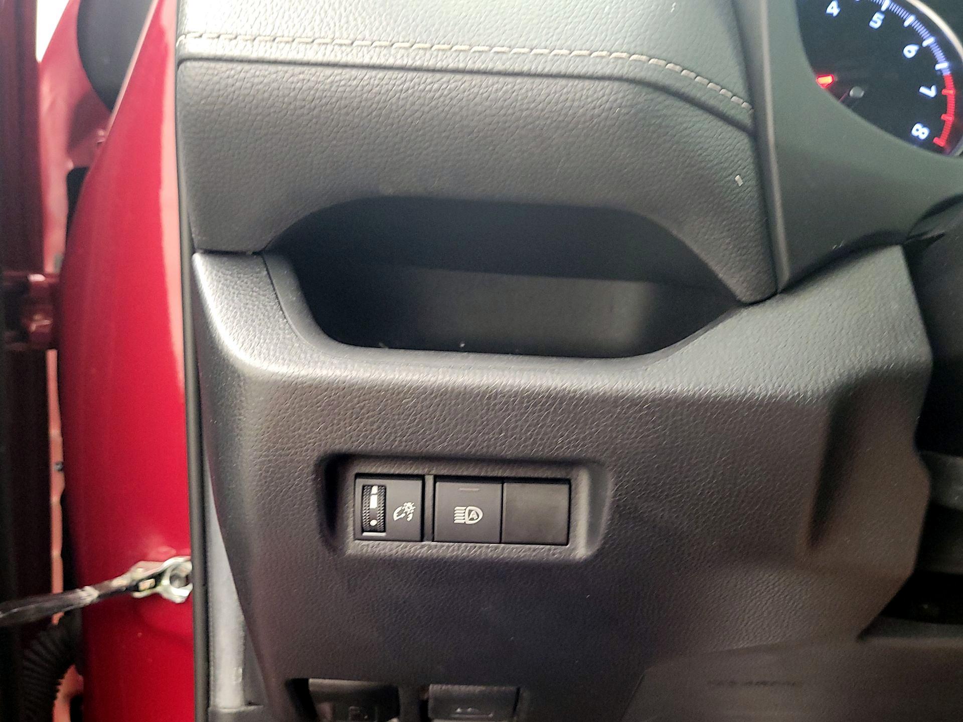 Thumbnail: 2021 Toyota RAV4 - 13