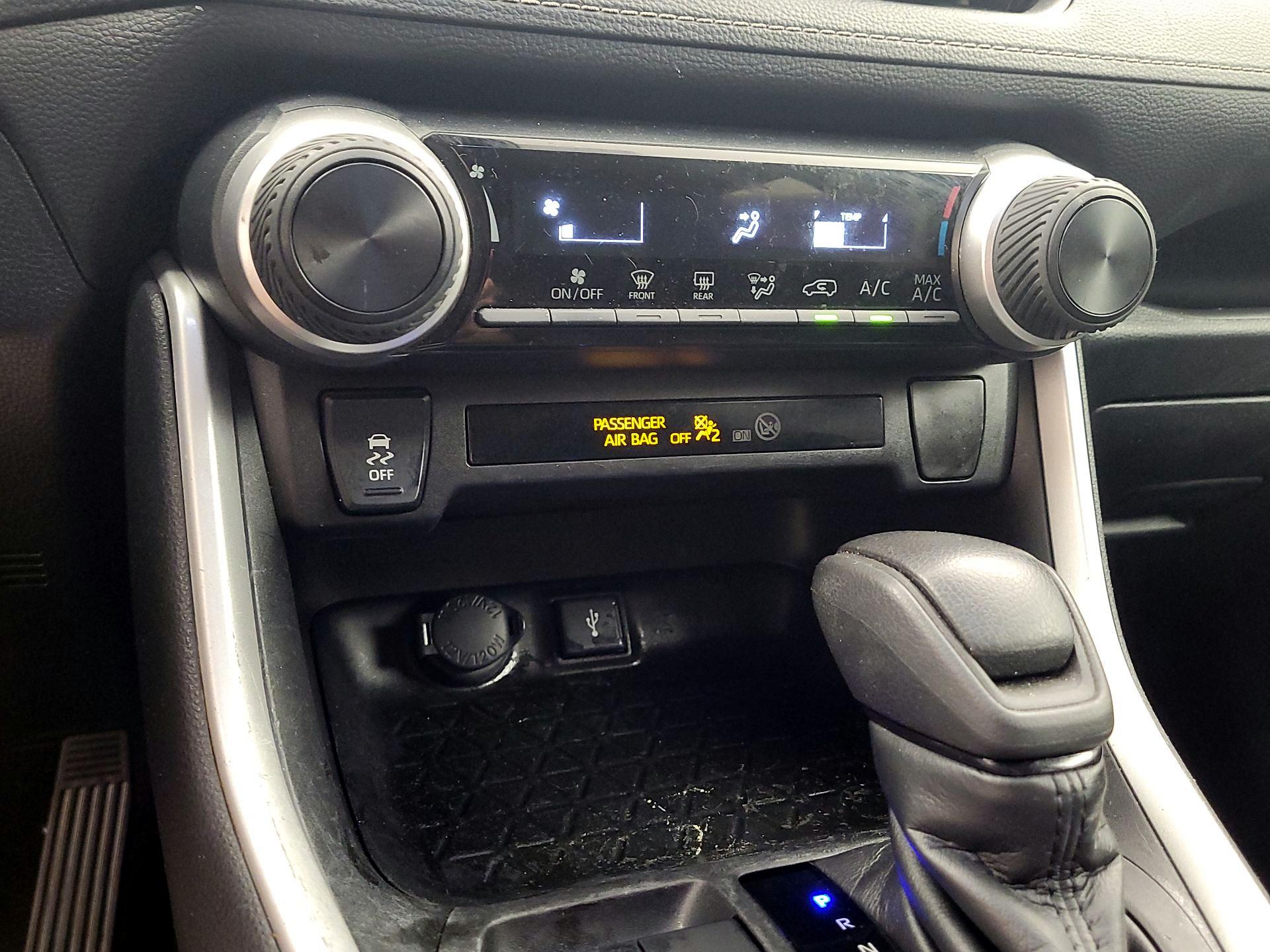 Thumbnail: 2021 Toyota RAV4 - 18