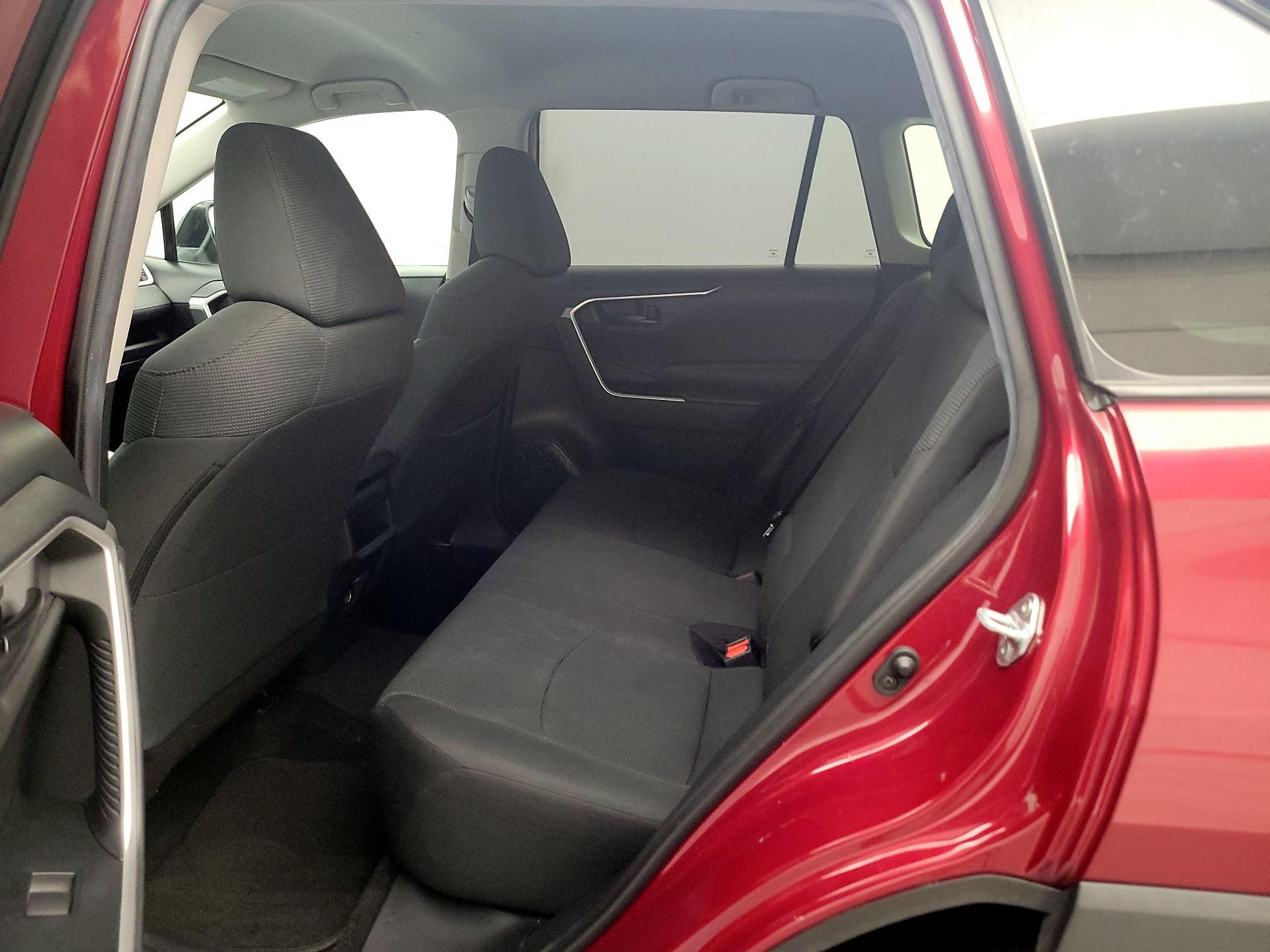 Thumbnail: 2021 Toyota RAV4 - 19