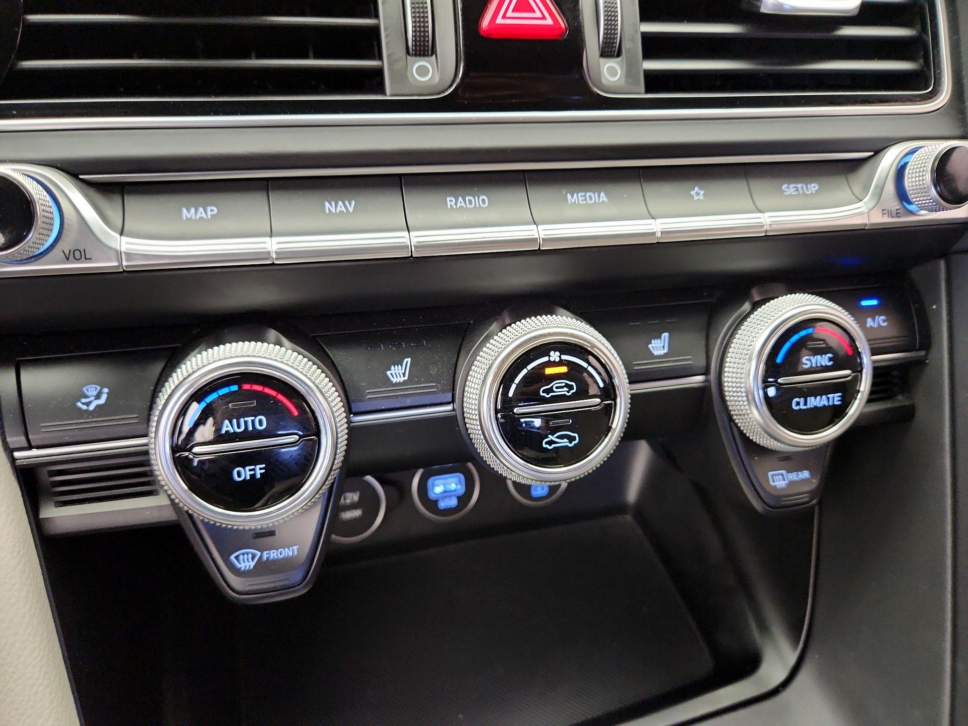 Thumbnail: 2023 Genesis G70 - 17