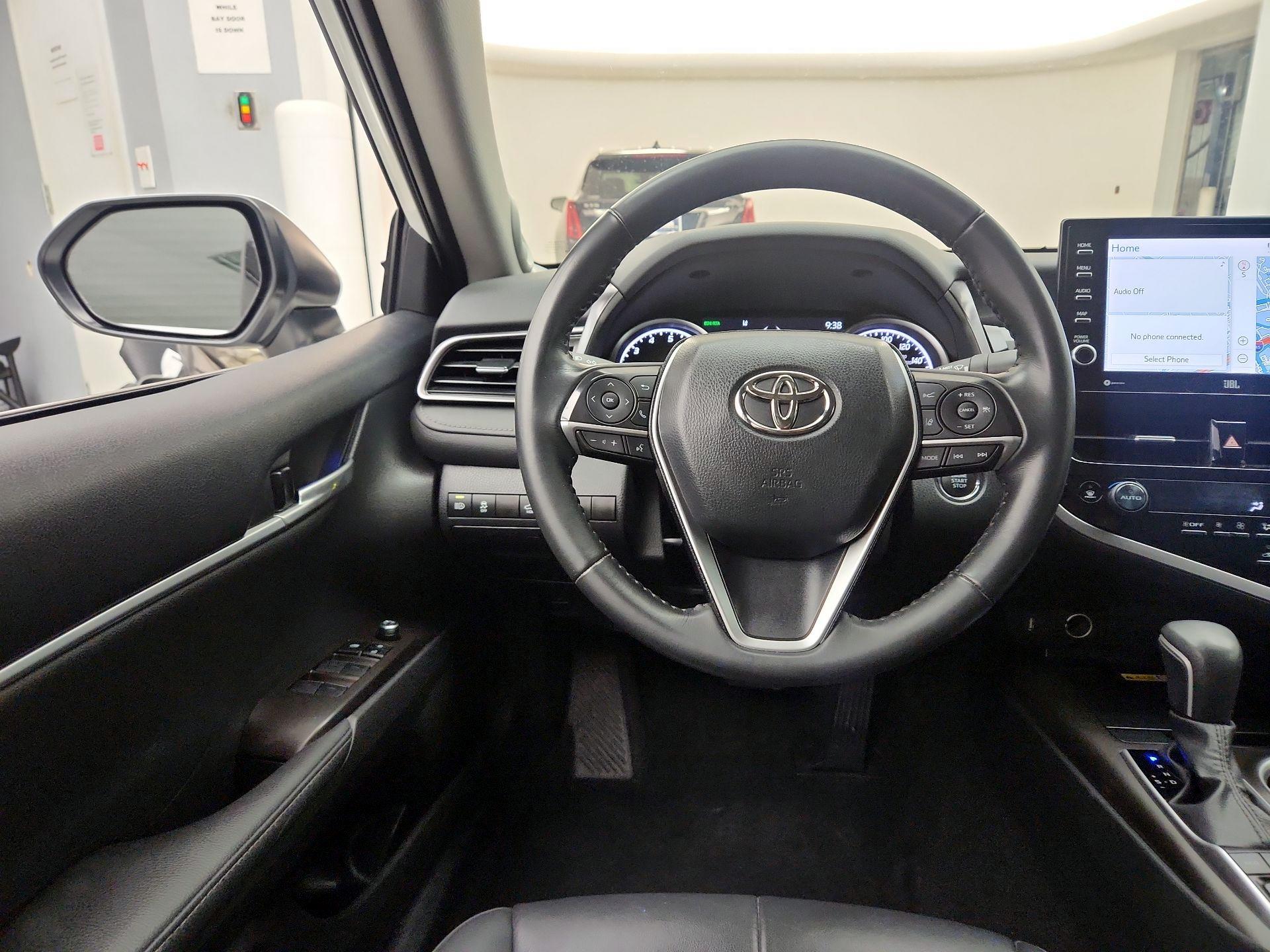 Thumbnail: 2023 Toyota Camry - 10