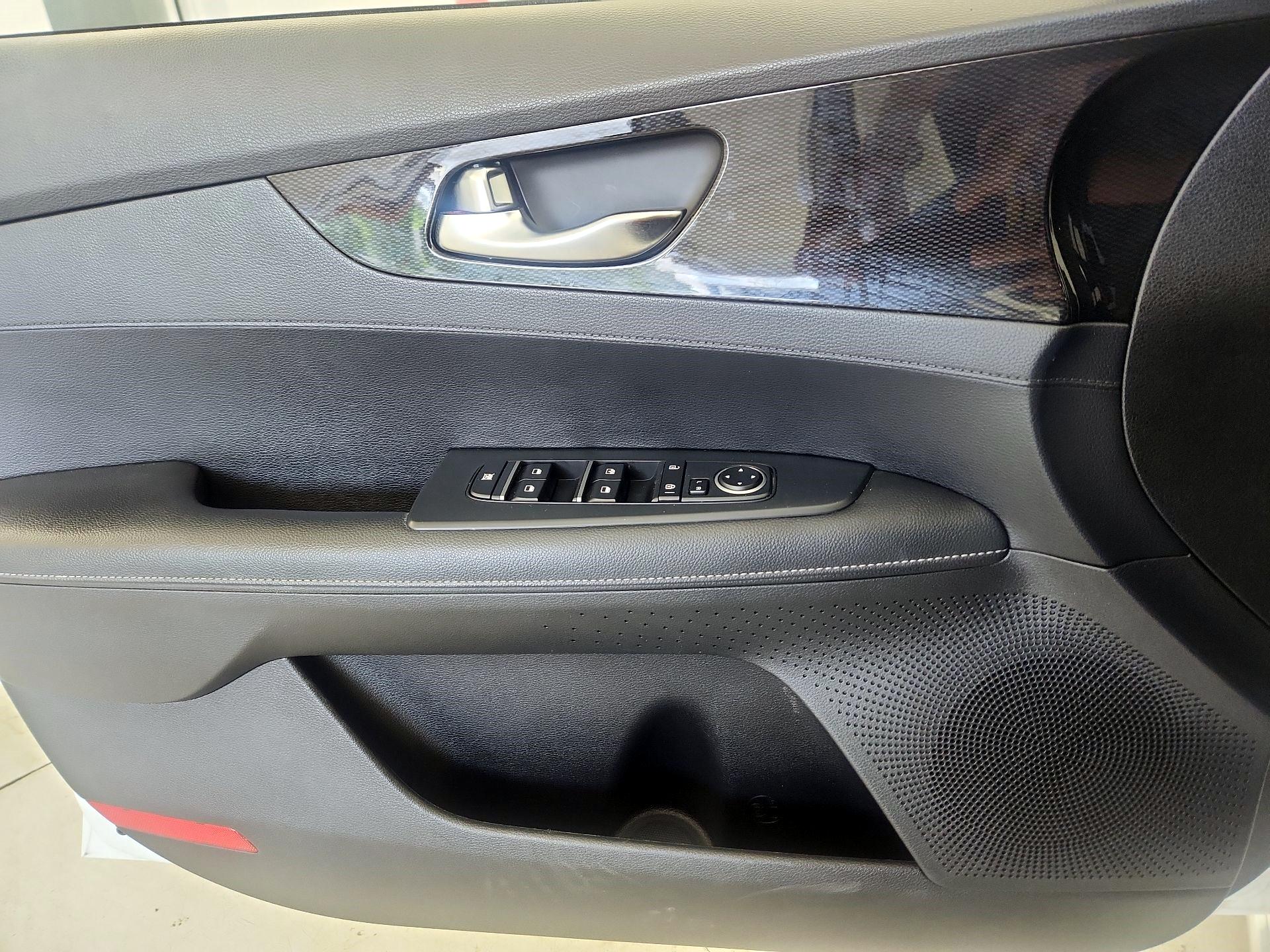 Thumbnail: 2020 Kia Forte - 12