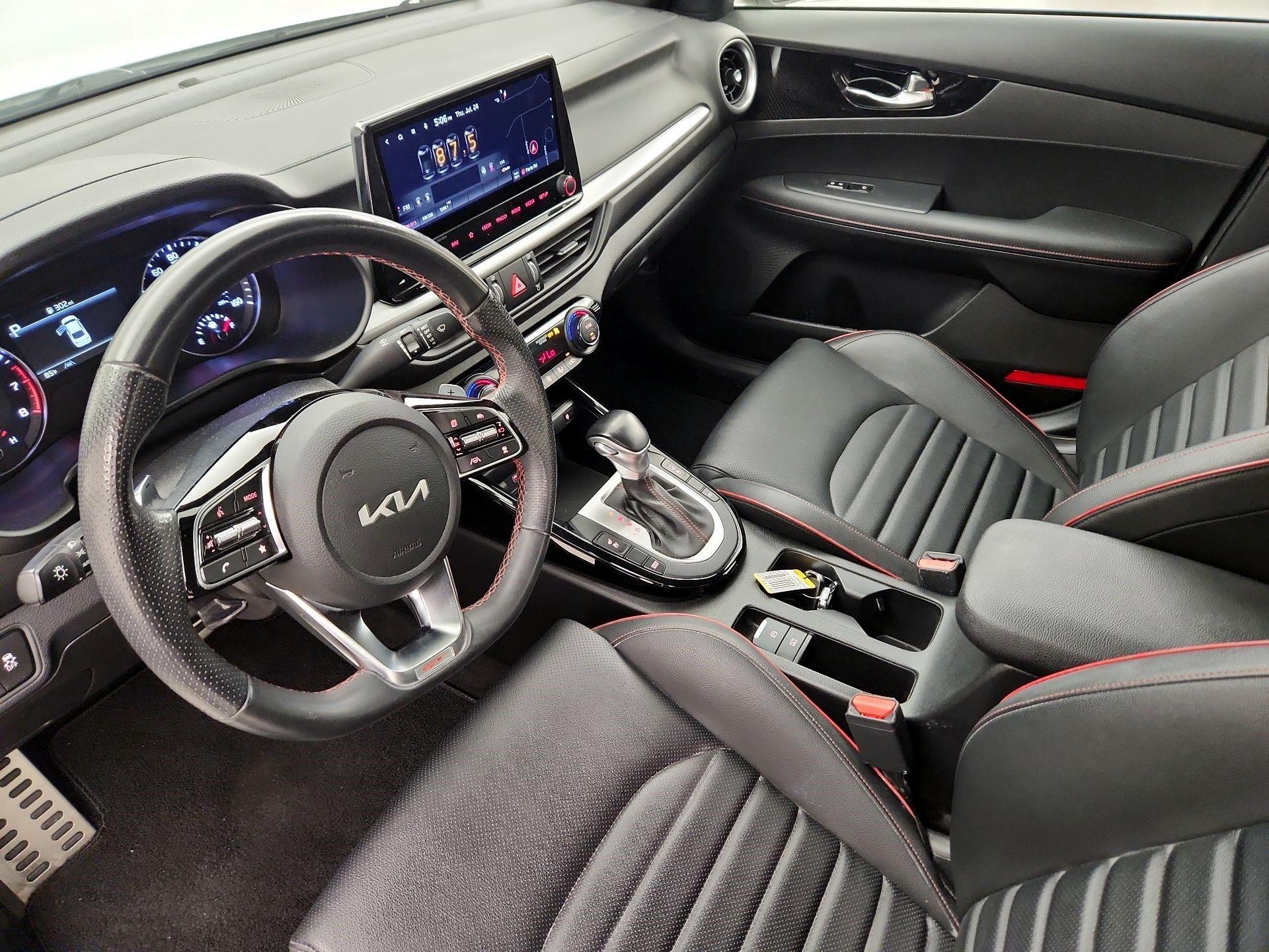 Thumbnail: 2022 Kia Forte - 11