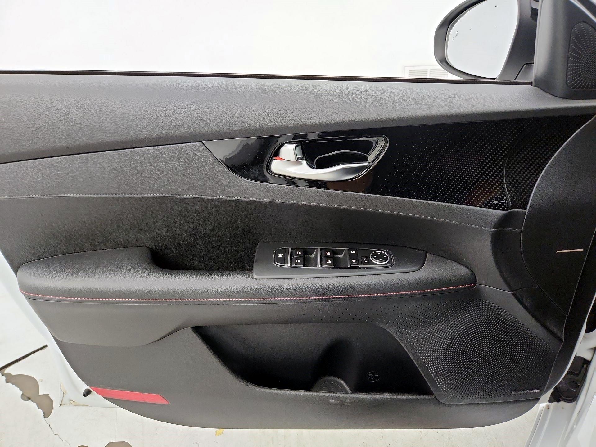 Thumbnail: 2022 Kia Forte - 12