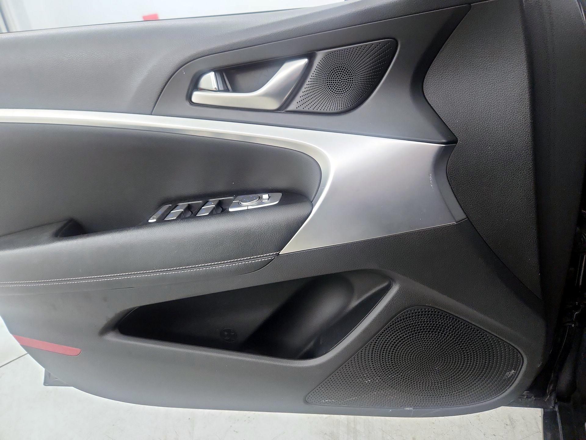 Thumbnail: 2020 Genesis G70 - 12