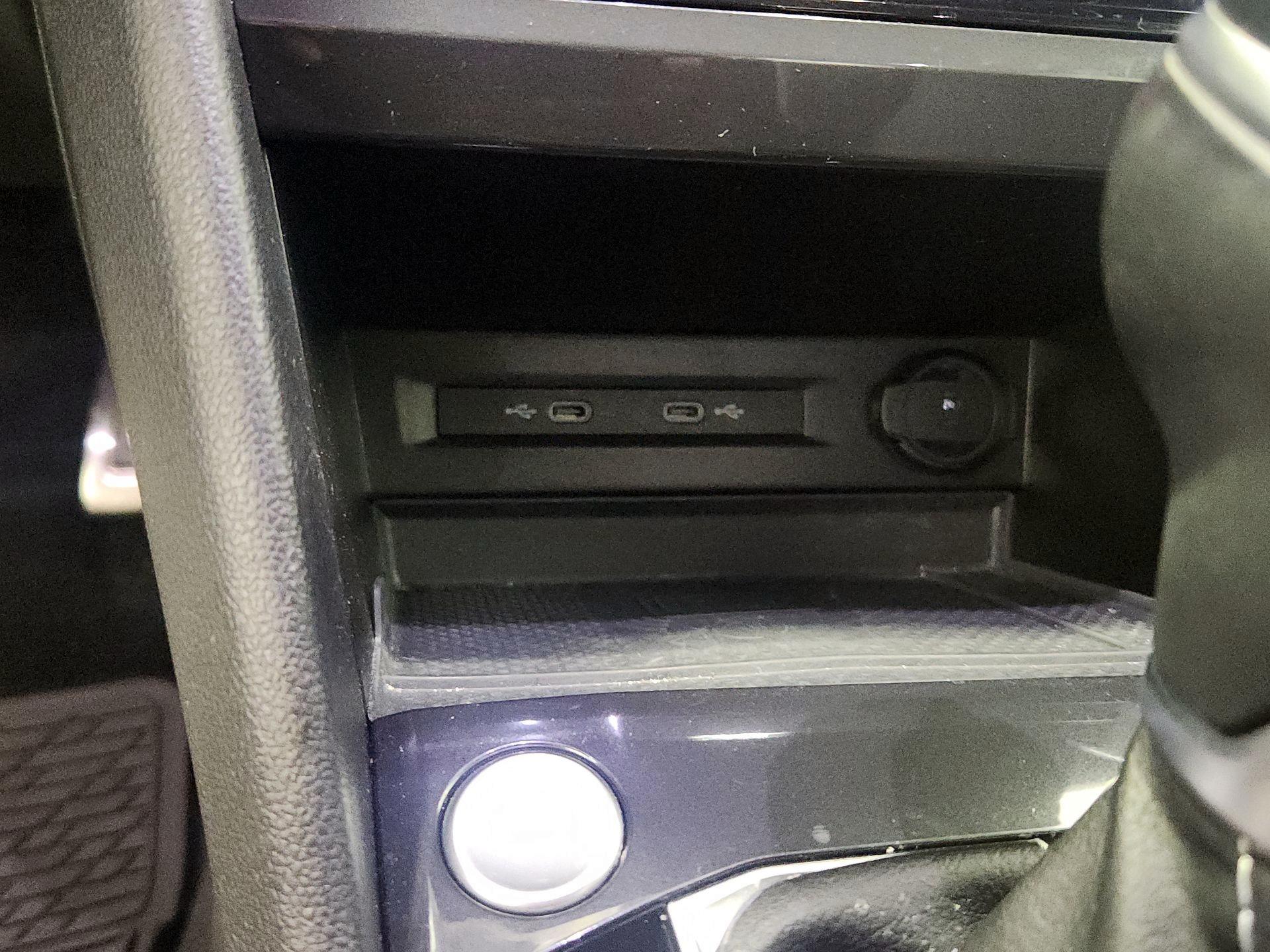 Thumbnail: 2023 Volkswagen Tiguan - 18