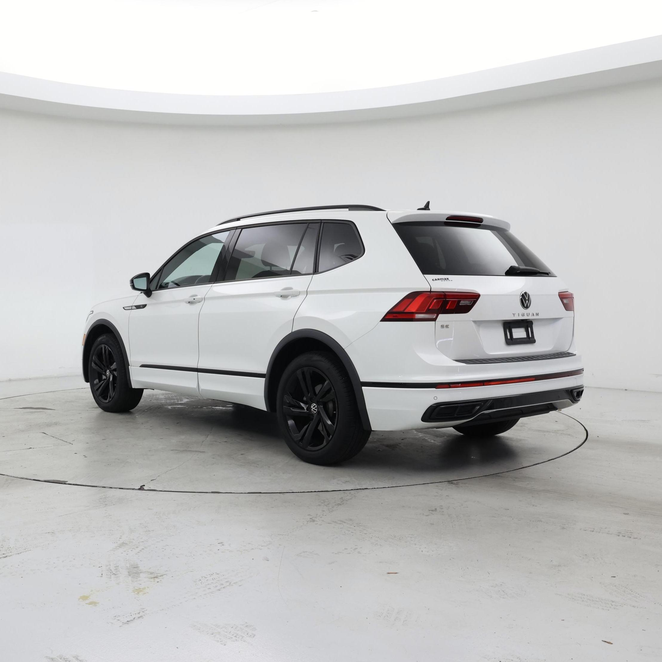 Thumbnail: 2023 Volkswagen Tiguan - 2