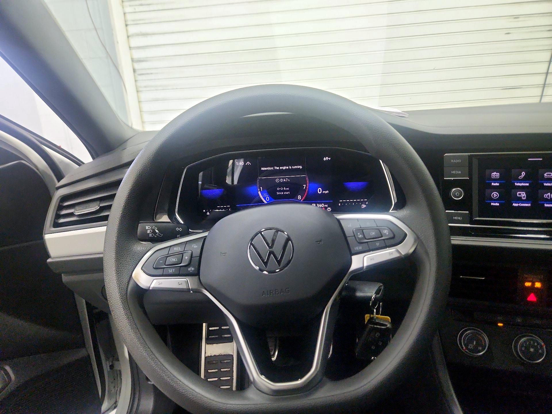 Thumbnail: 2023 Volkswagen Jetta - 10