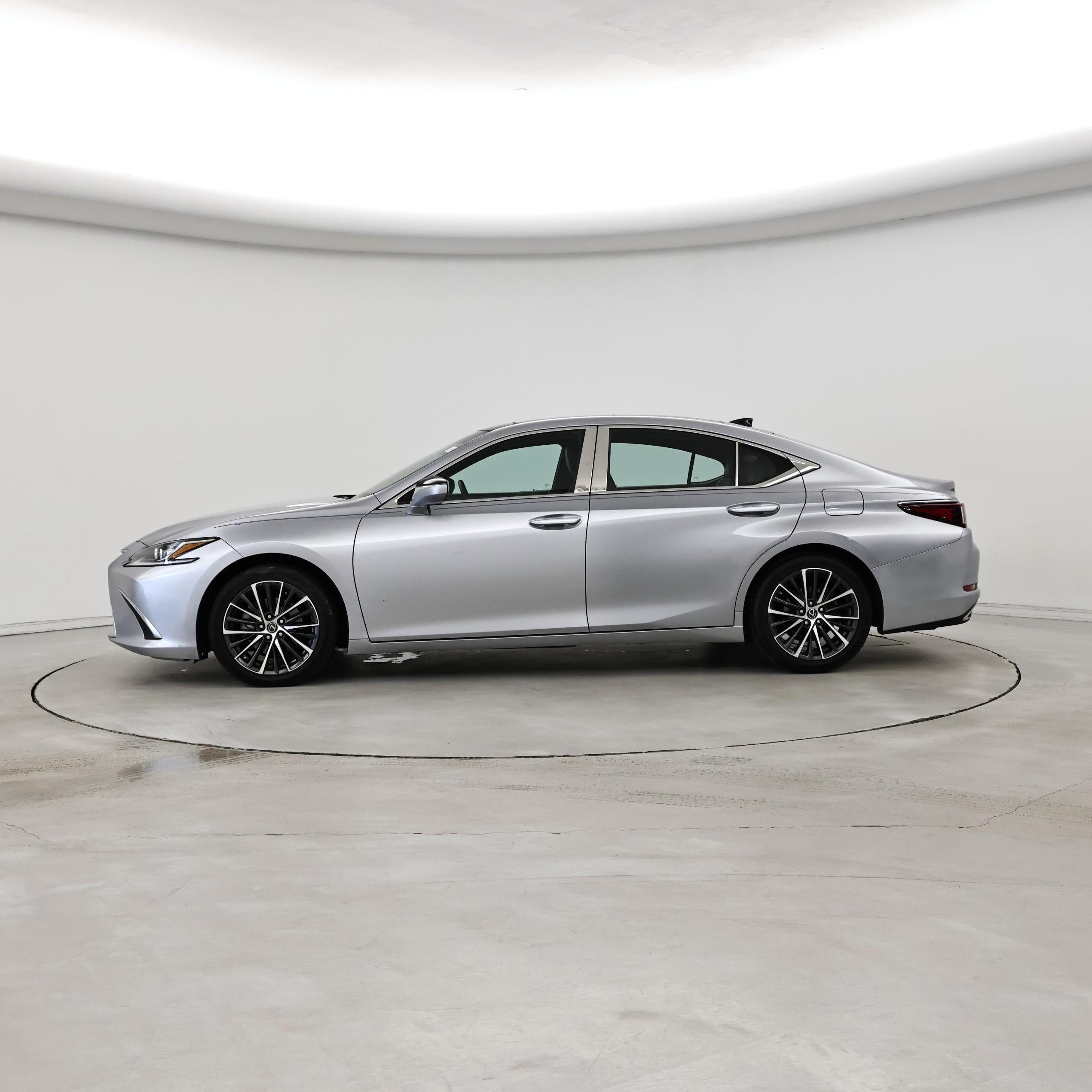 Thumbnail: 2022 Lexus ES - 3