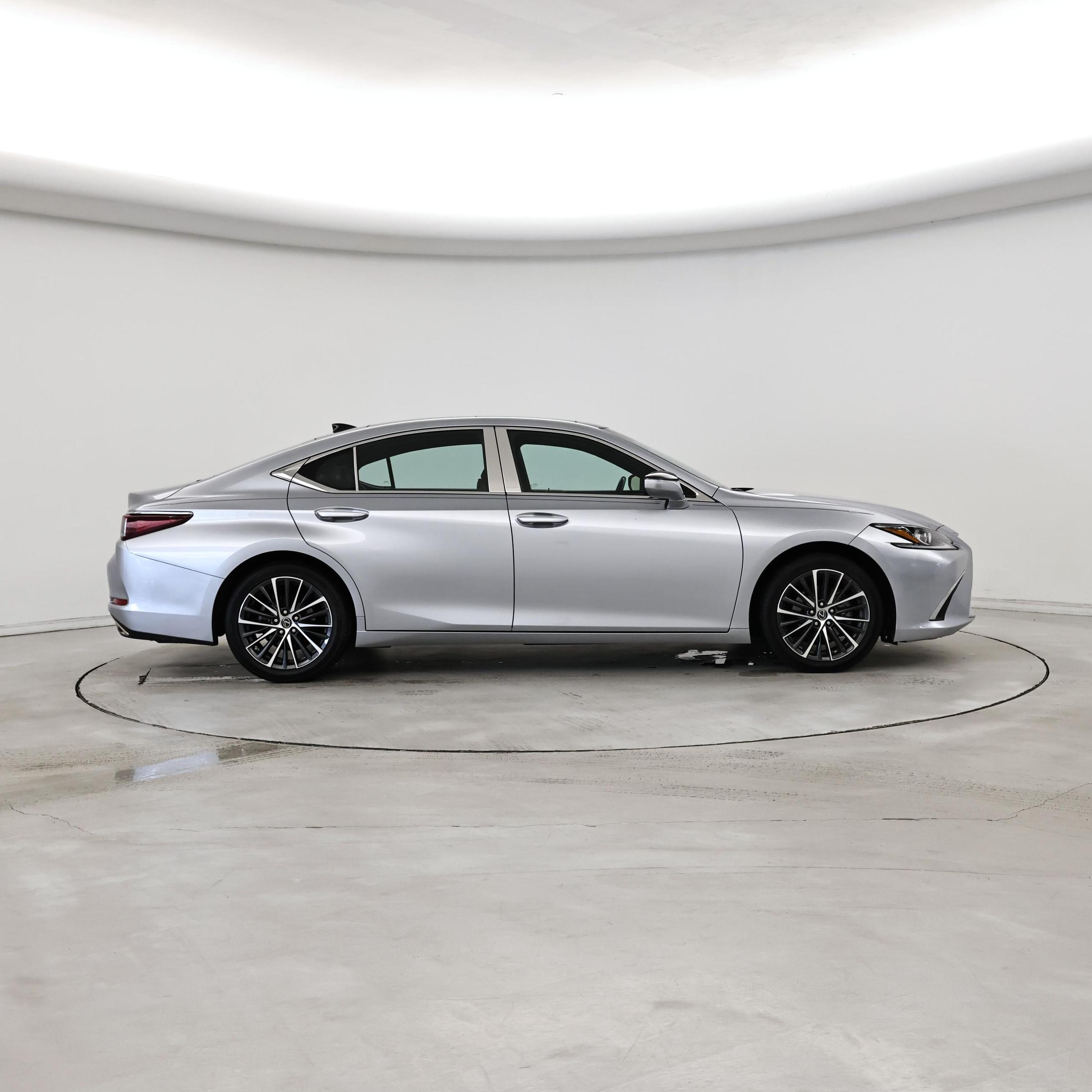 Thumbnail: 2022 Lexus ES - 7