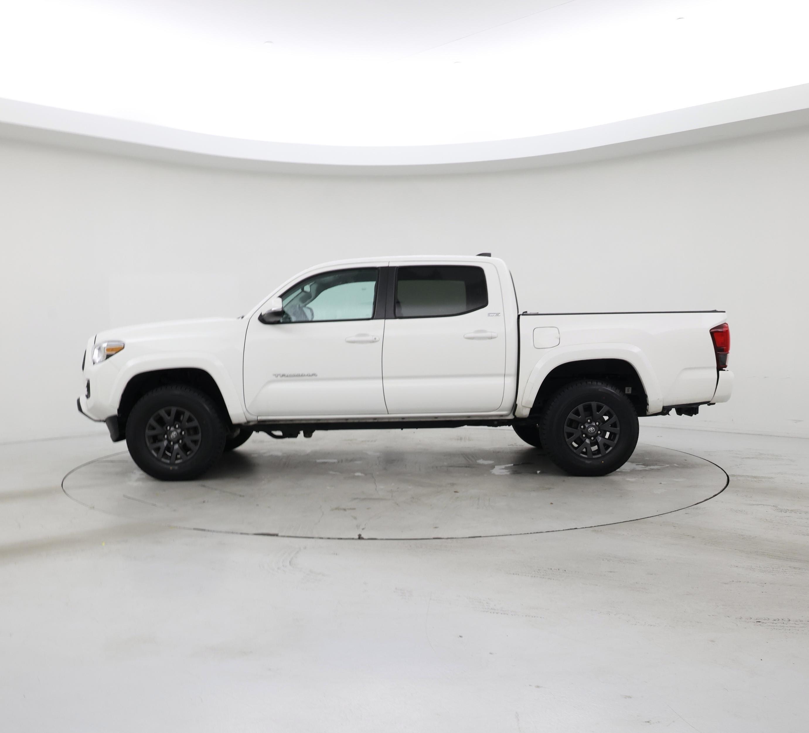 Thumbnail: 2022 Toyota Tacoma - 3
