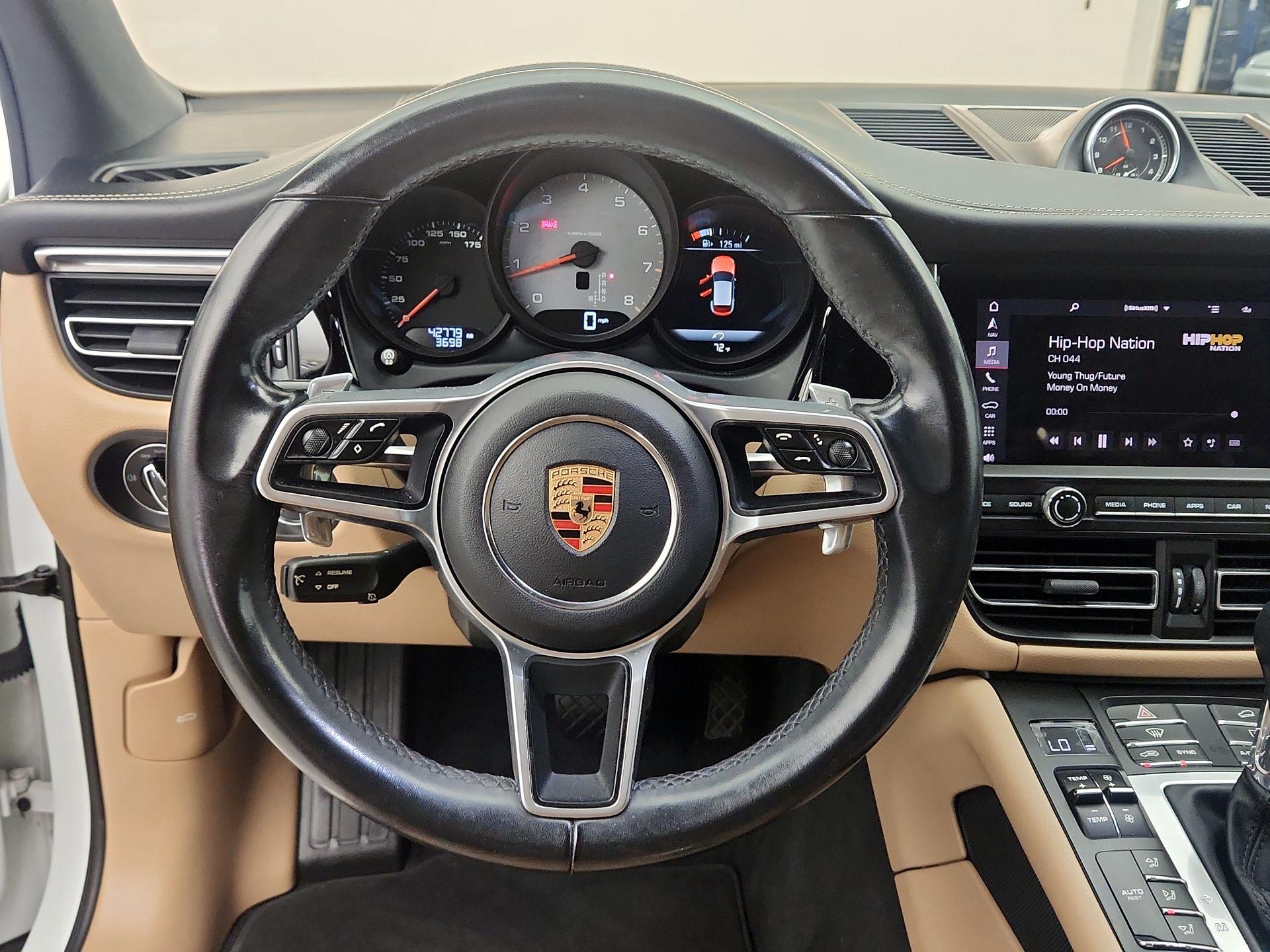 Thumbnail: 2020 Porsche Macan - 10