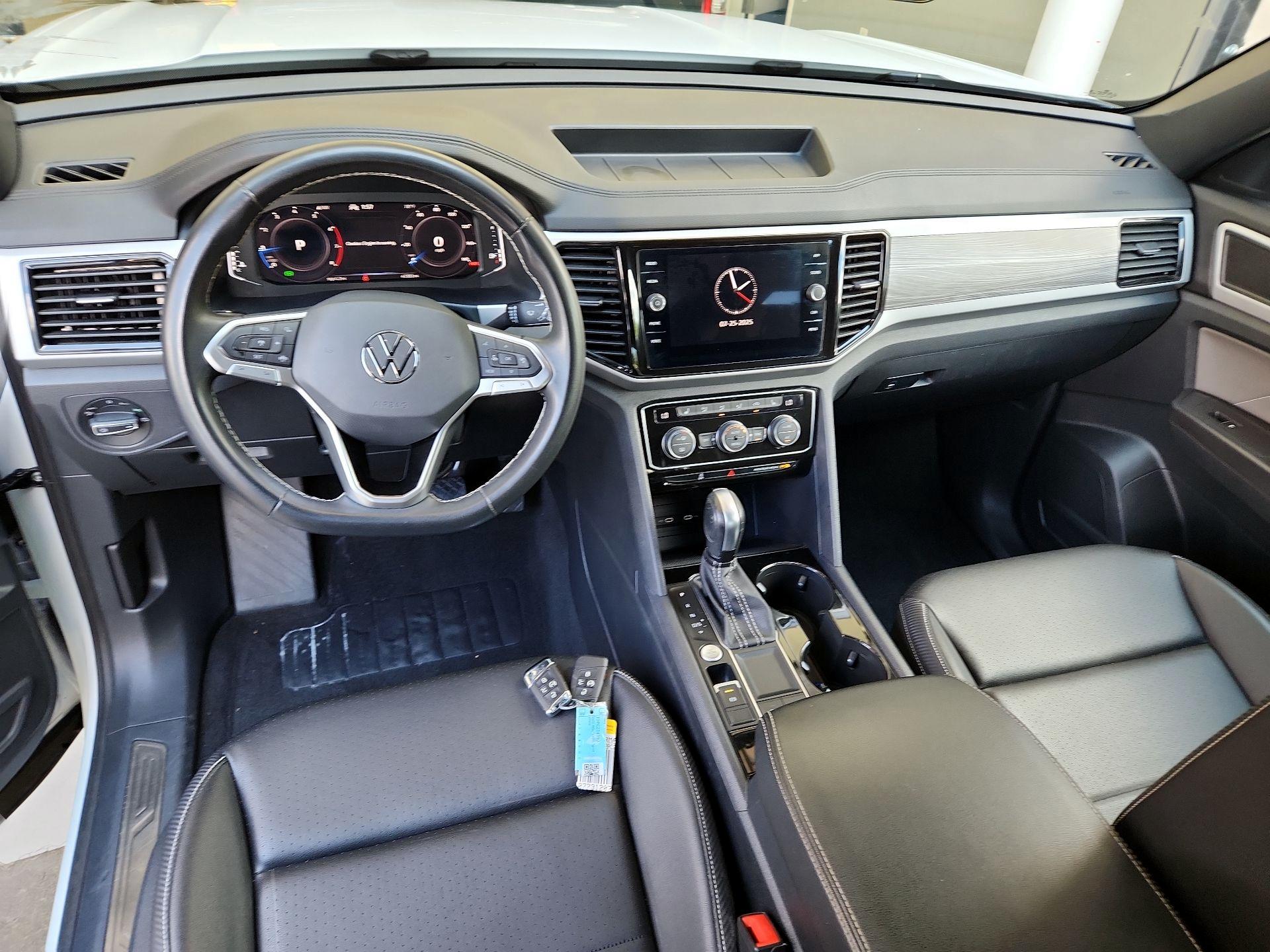 Thumbnail: 2023 Volkswagen Atlas - 9