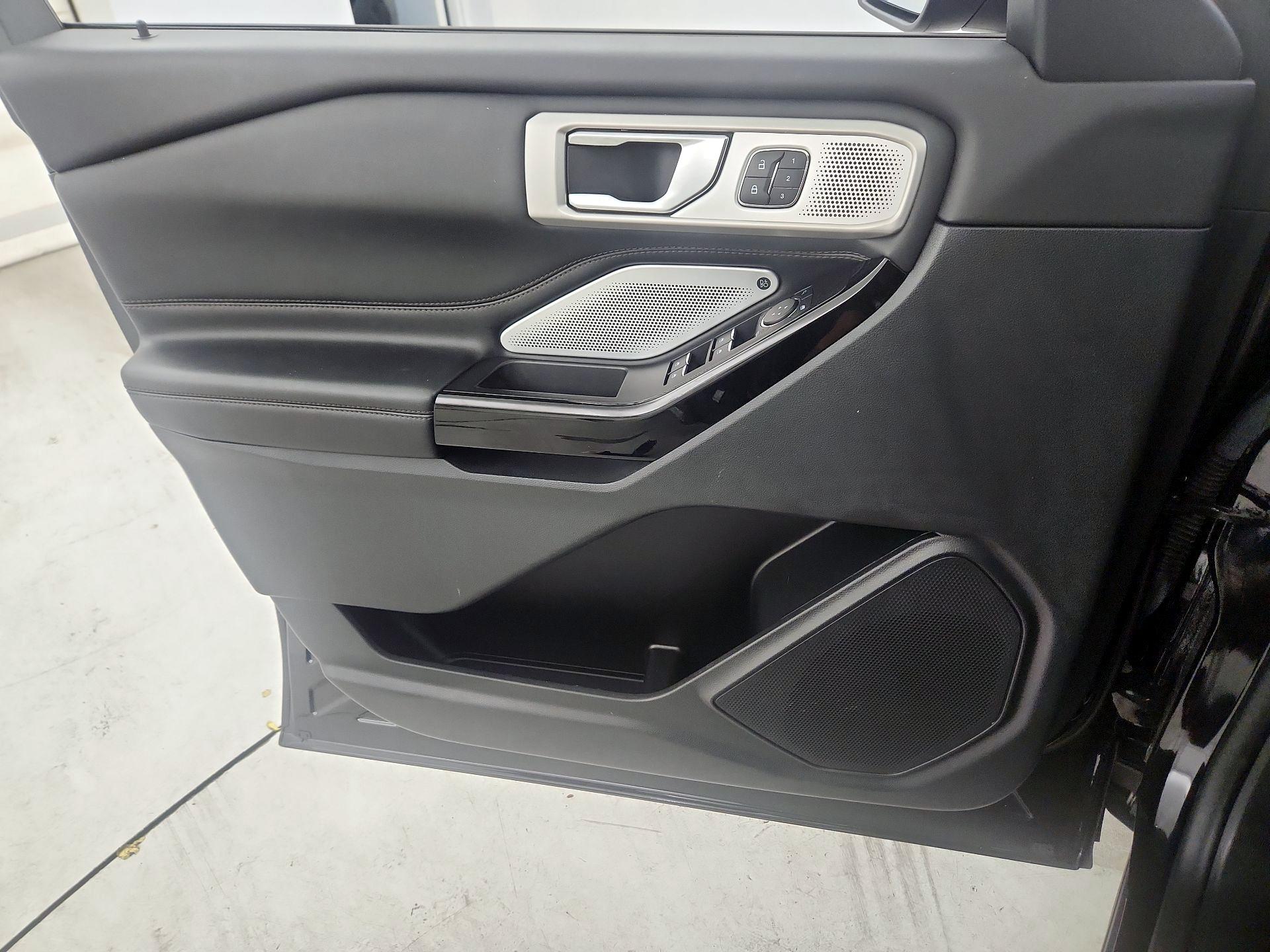 Thumbnail: 2021 Ford Explorer - 12