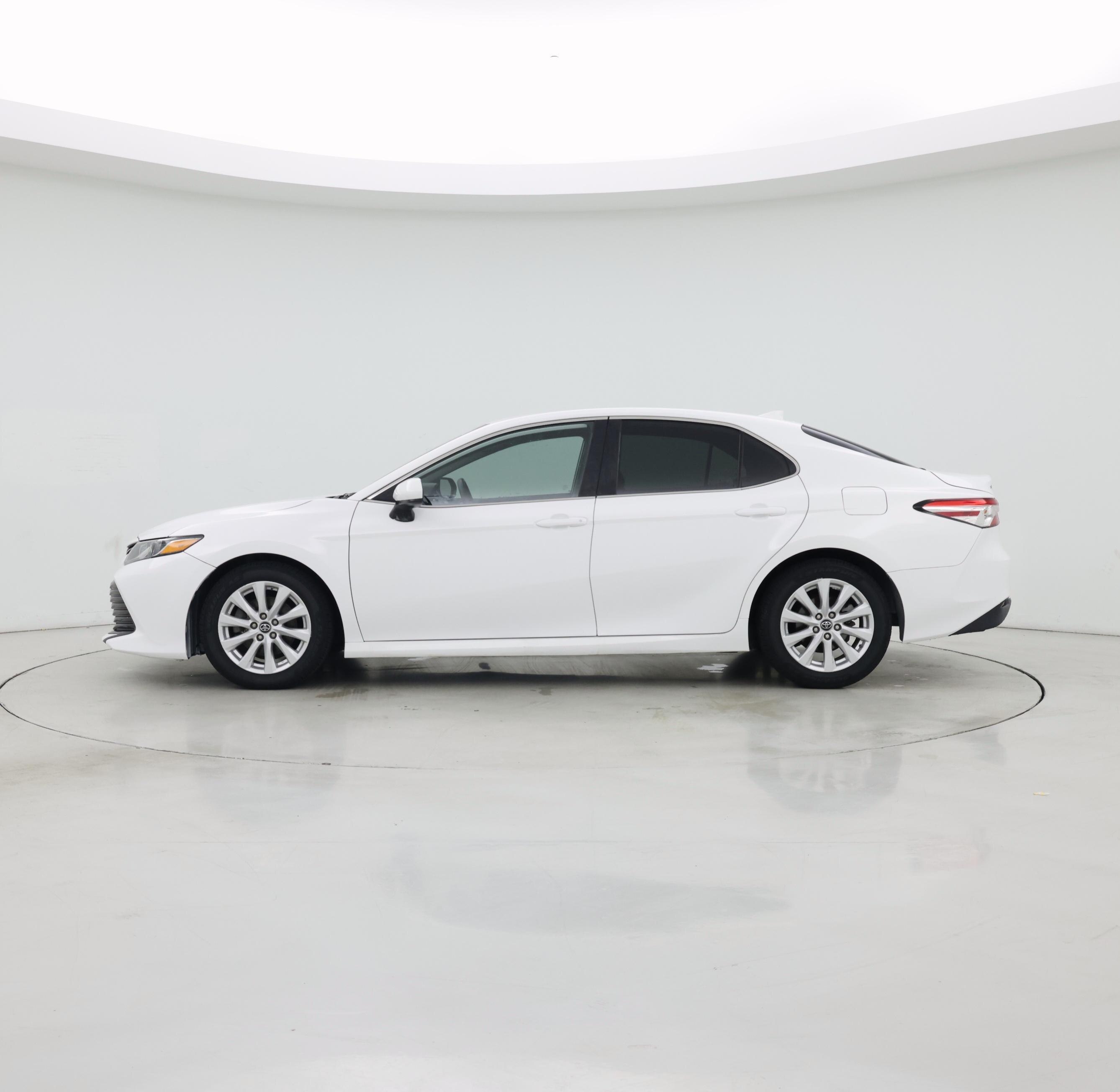 Thumbnail: 2019 Toyota Camry - 3
