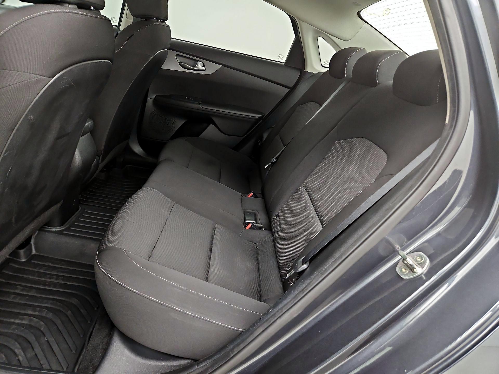 Thumbnail: 2019 Kia Forte - 19