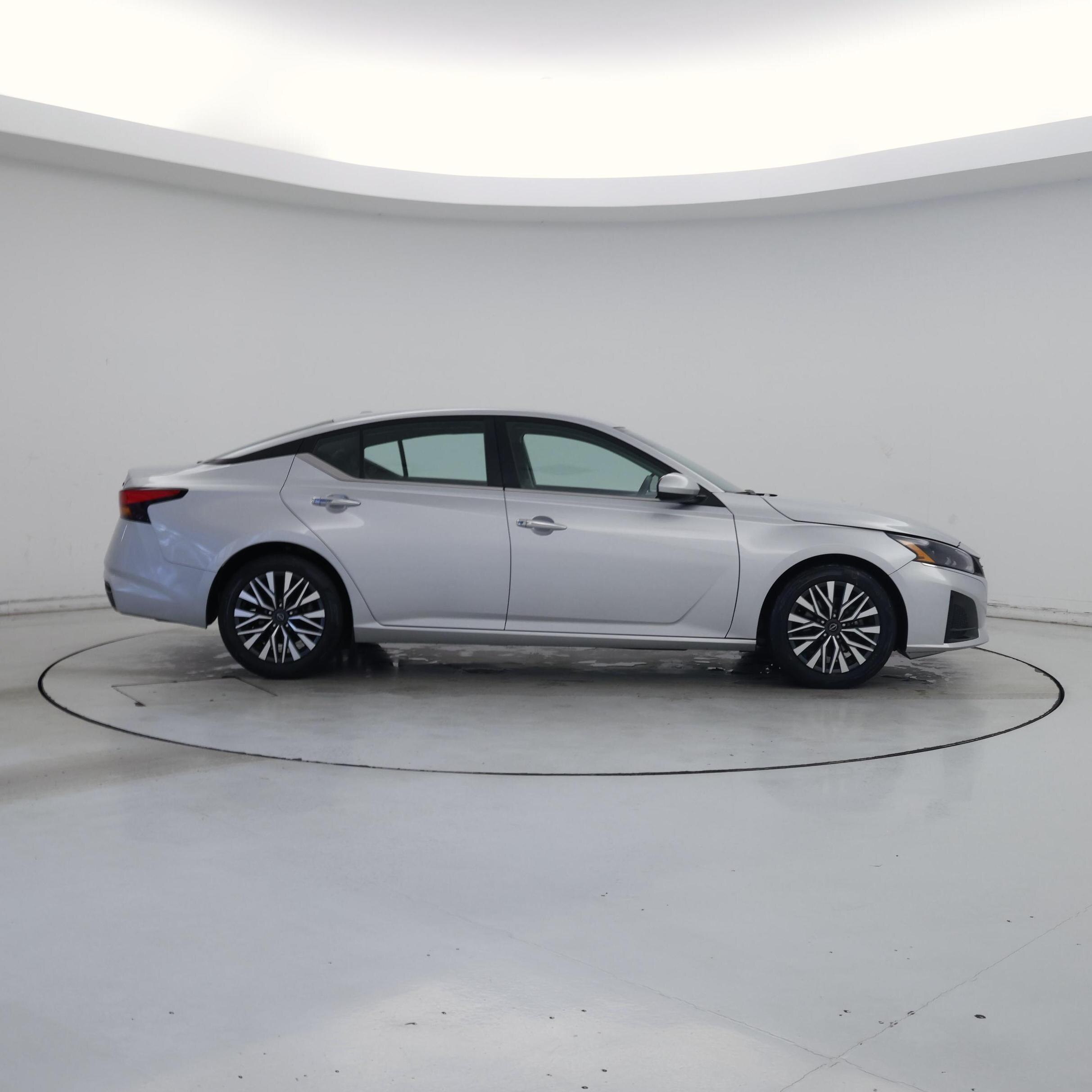 Thumbnail: 2023 Nissan Altima - 7