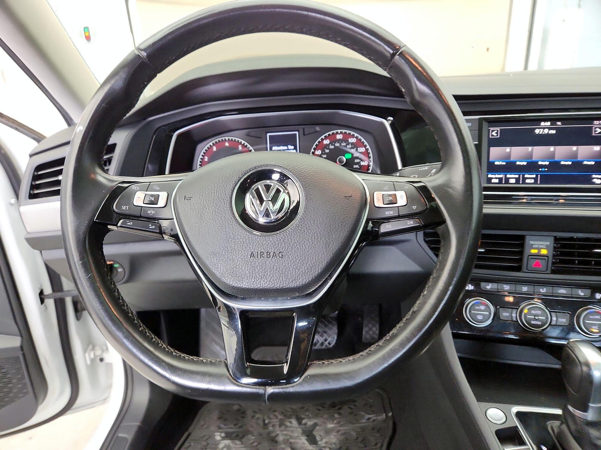 Thumbnail: 2019 Volkswagen Jetta - 10
