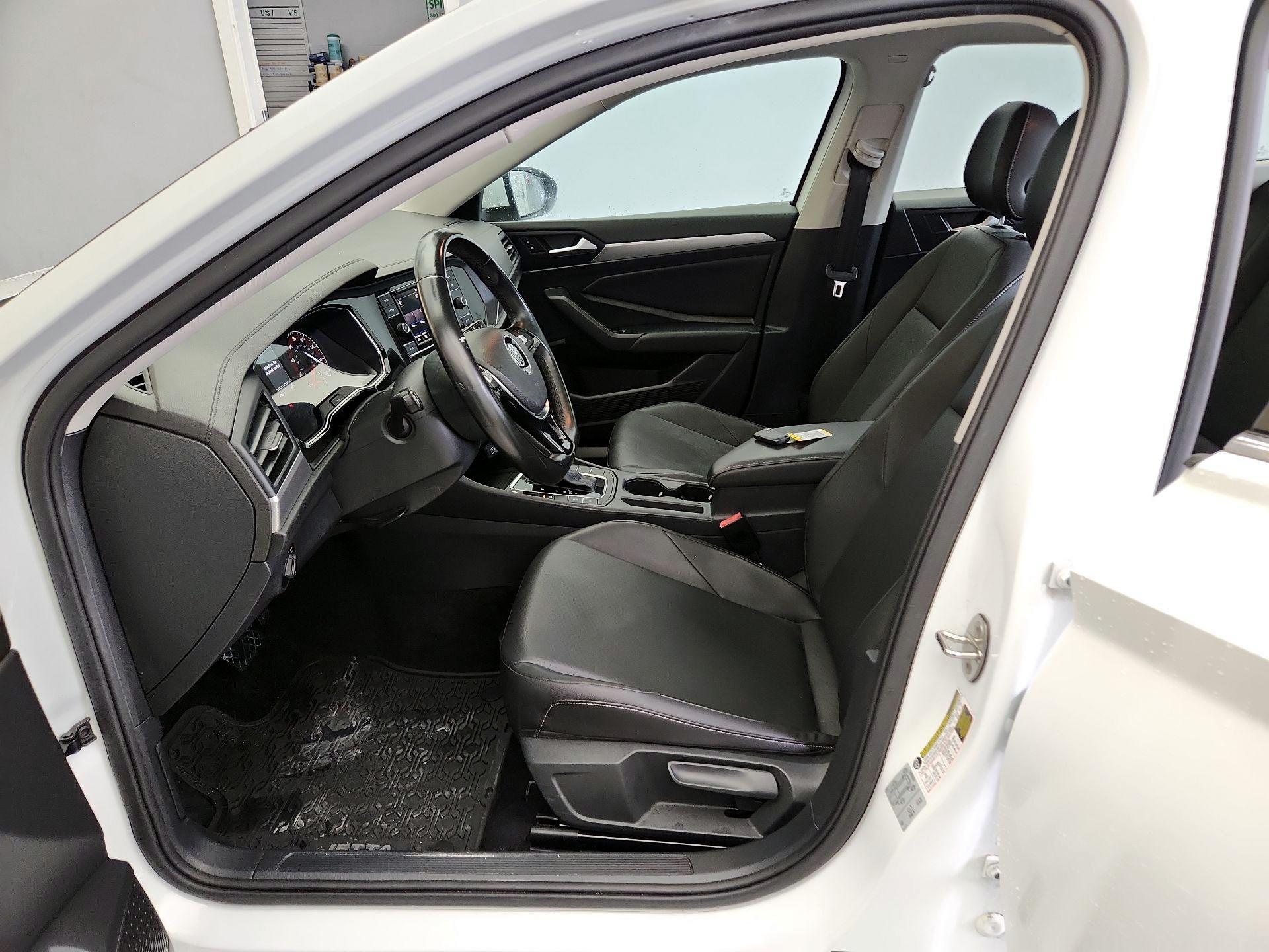 Thumbnail: 2019 Volkswagen Jetta - 11