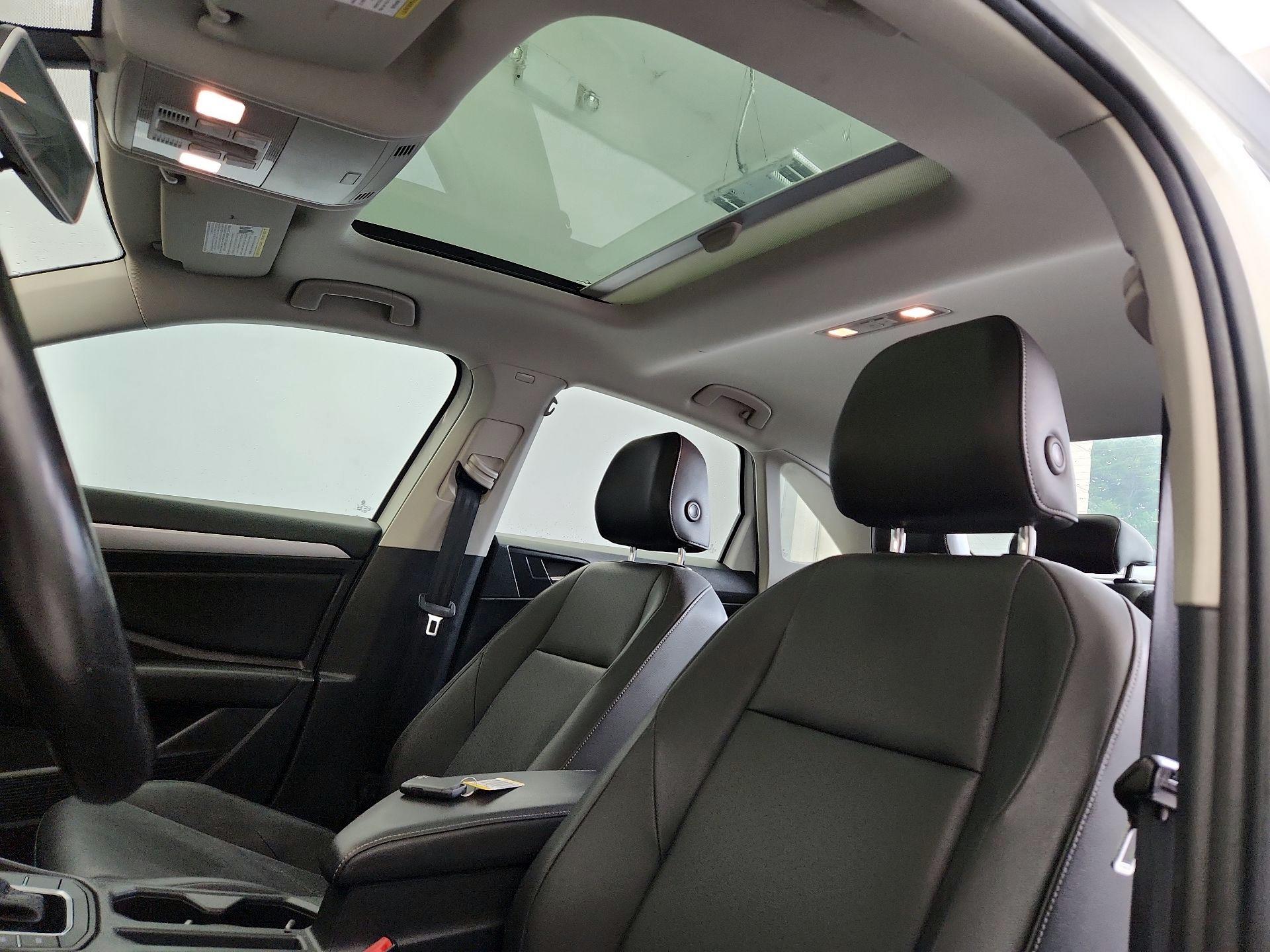 Thumbnail: 2019 Volkswagen Jetta - 19