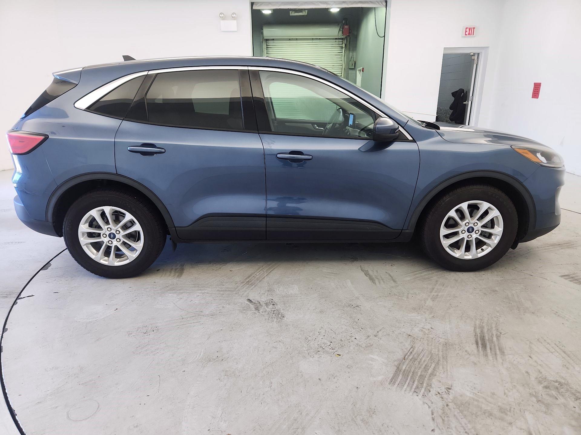 Thumbnail: 2020 Ford Escape - 4