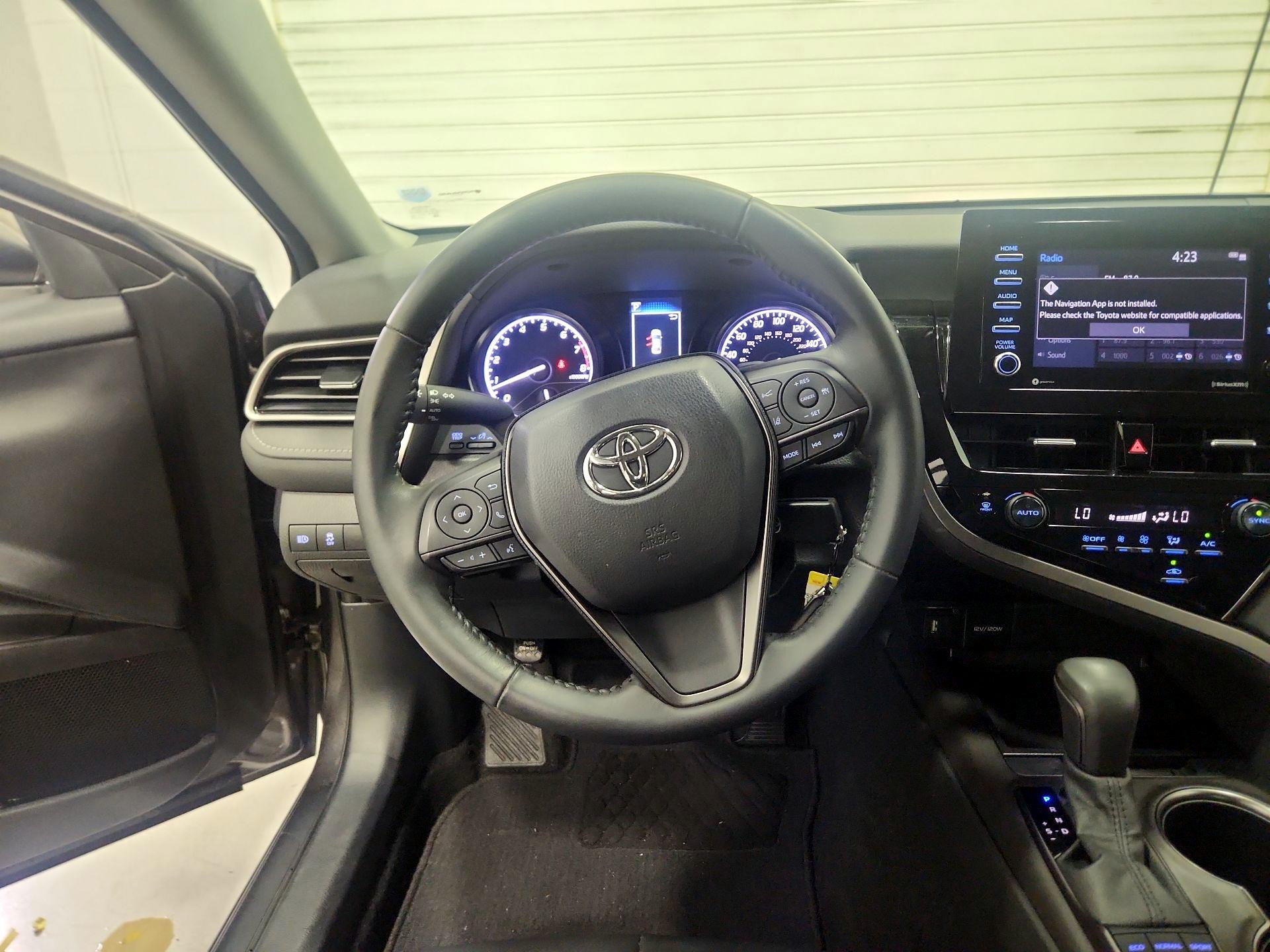 Thumbnail: 2022 Toyota Camry - 10